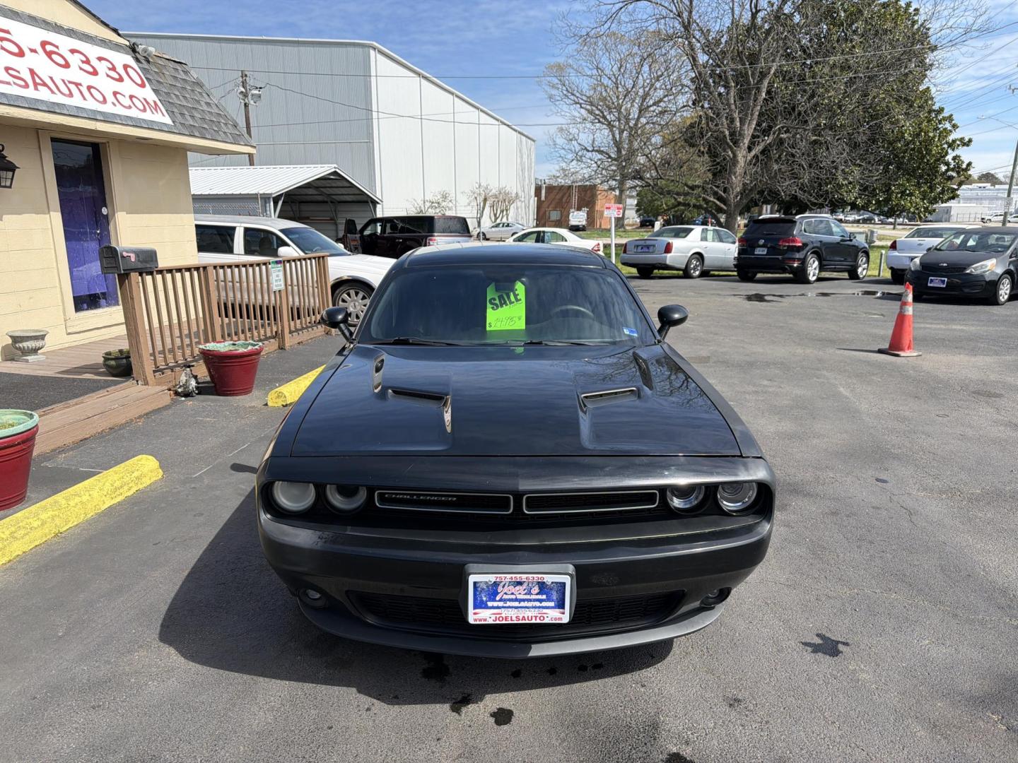 2016 Black Dodge Challenger SXT (2C3CDZAG8GH) with an 3.6L V6 DOHC 24V engine, 5A transmission, located at 5700 Curlew Drive, Norfolk, VA, 23502, (757) 455-6330, 36.841885, -76.209412 - Photo#4