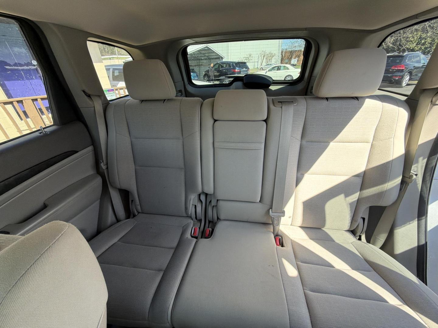 2012 Silver Jeep Grand Cherokee Laredo 4WD (1C4RJFAG8CC) with an 3.6L V6 DOHC 24V engine, 5-Speed Automatic transmission, located at 5700 Curlew Drive, Norfolk, VA, 23502, (757) 455-6330, 36.841885, -76.209412 - Photo#8