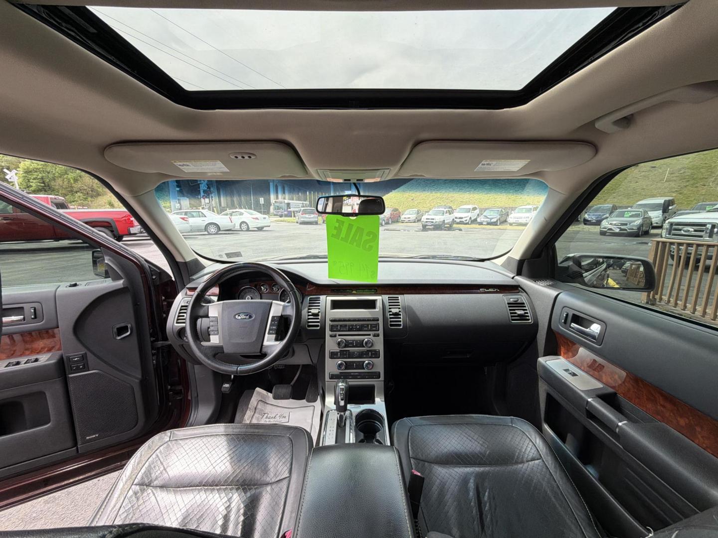 2009 Burgandy Ford Flex Limited AWD (2FMEK63CX9B) with an 3.5L V6 DOHC 24V engine, 6-Speed Automatic transmission, located at 5700 Curlew Drive, Norfolk, VA, 23502, (757) 455-6330, 36.841885, -76.209412 - Photo#6