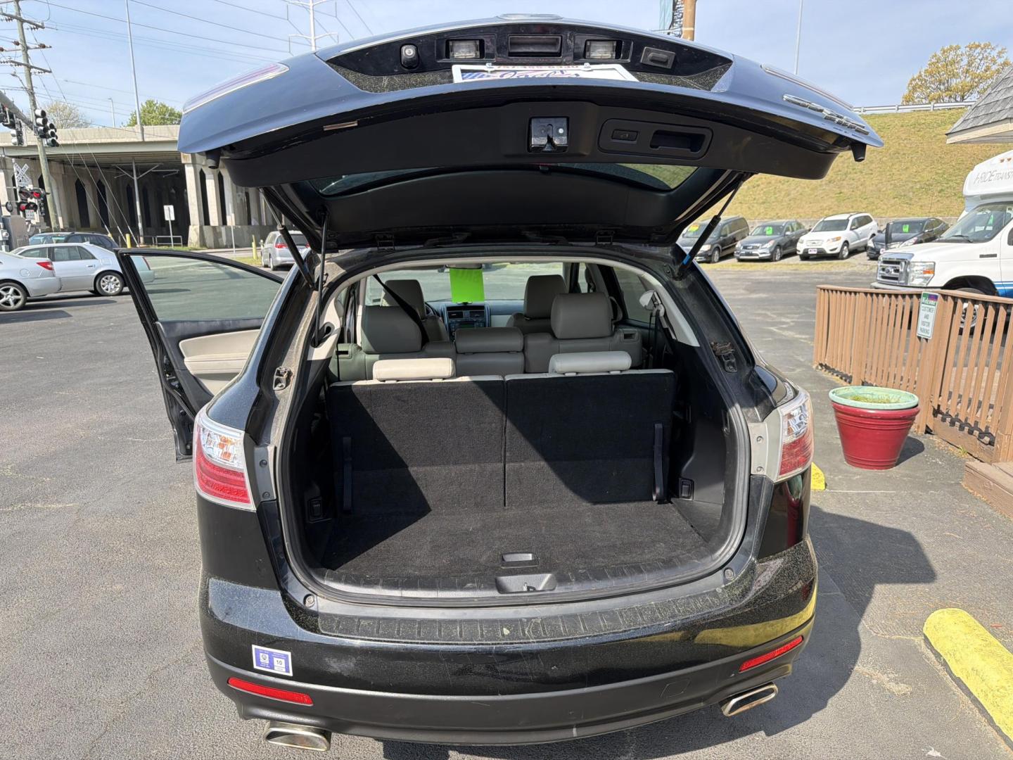 2011 Black Mazda CX-9 Touring AWD (JM3TB3CVXB0) with an 3.7L V6 DOHC 24V engine, 6-Speed Automatic transmission, located at 5700 Curlew Drive, Norfolk, VA, 23502, (757) 455-6330, 36.841885, -76.209412 - Photo#10