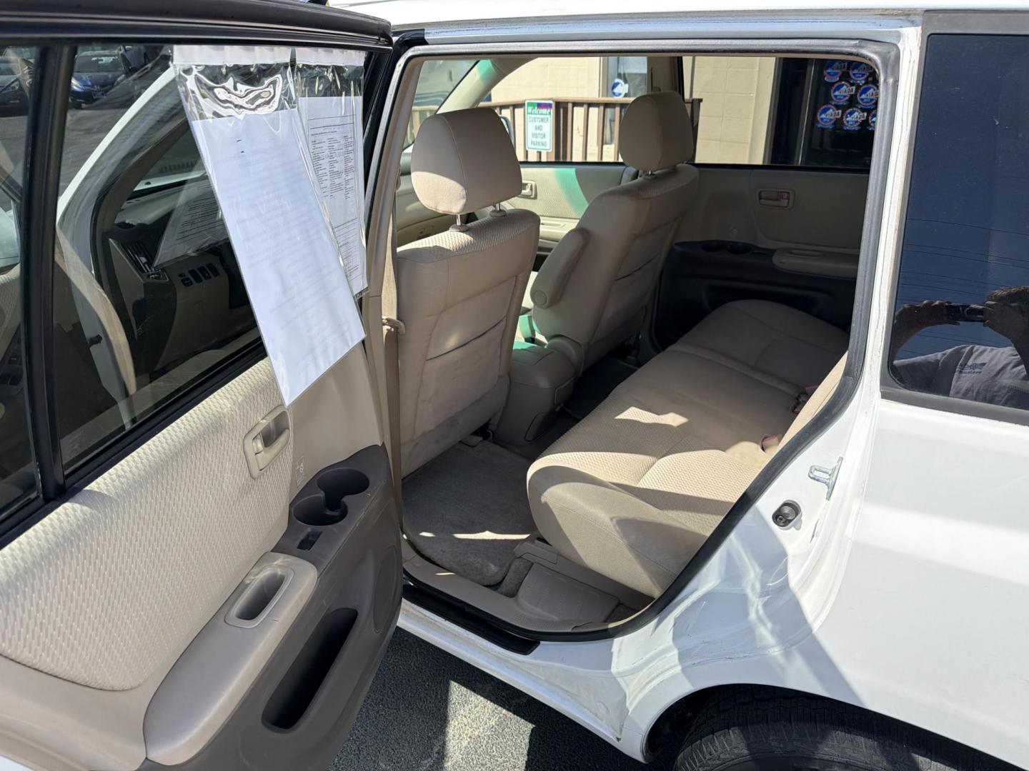 2005 WHITE Toyota Highlander V6 2WD with 3rd-Row Seat (JTEDP21A950) with an 3.3L V6 DOHC 24V engine, 5-Speed Automatic Overdrive transmission, located at 5700 Curlew Drive, Norfolk, VA, 23502, (757) 455-6330, 36.841885, -76.209412 - Photo#7