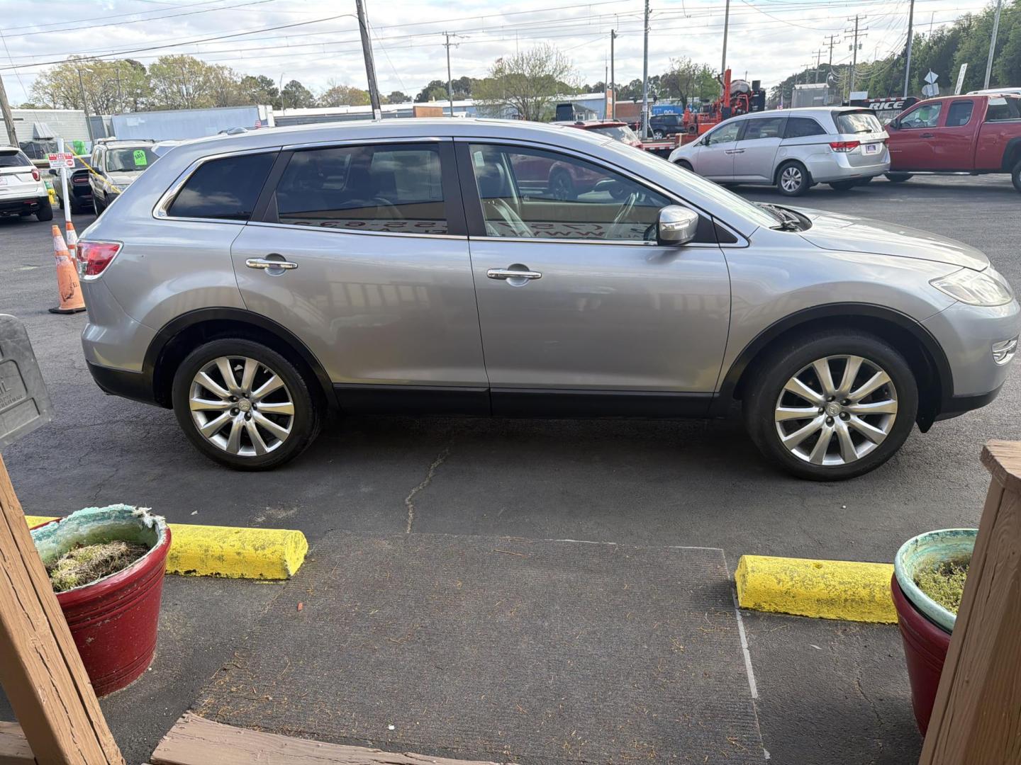 2009 Silver Mazda CX-9 Grand Touring AWD (JM3TB38A890) with an 3.7L V6 DOHC 24V engine, 6-Speed Automatic transmission, located at 5700 Curlew Drive, Norfolk, VA, 23502, (757) 455-6330, 36.841885, -76.209412 - Photo#3