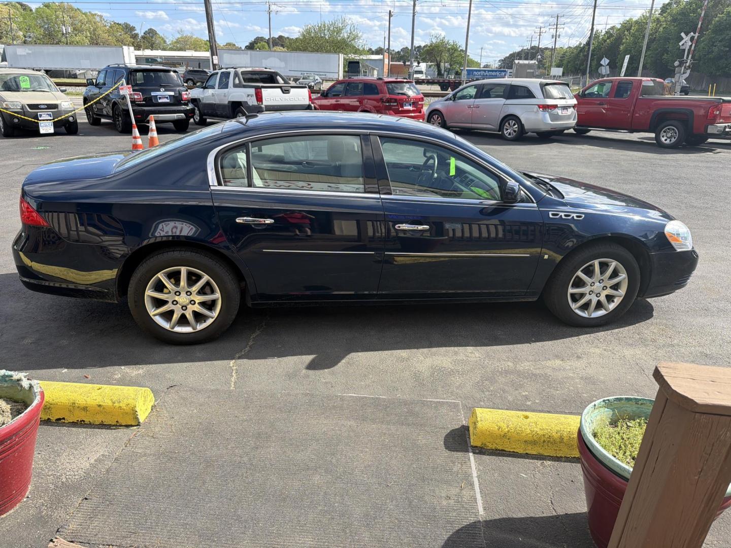 2008 Blue /Tan Buick Lucerne CXL (1G4HD57208U) with an 3.8L V6 OHV 12V engine, 4-Speed Automatic Overdrive transmission, located at 5700 Curlew Drive, Norfolk, VA, 23502, (757) 455-6330, 36.841885, -76.209412 - Photo#3
