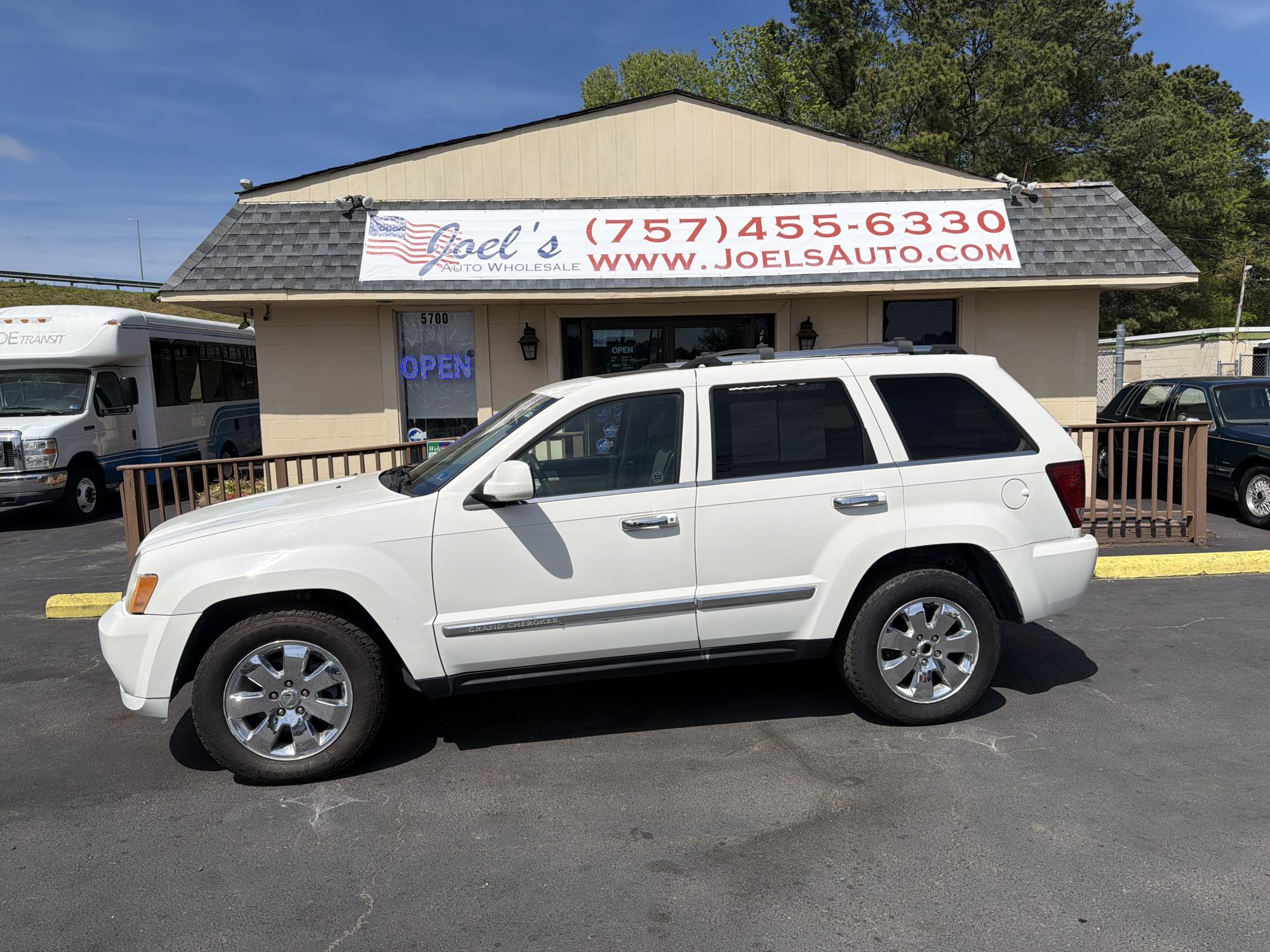 photo of 2010 Jeep Grand Cherokee Limited 4WD