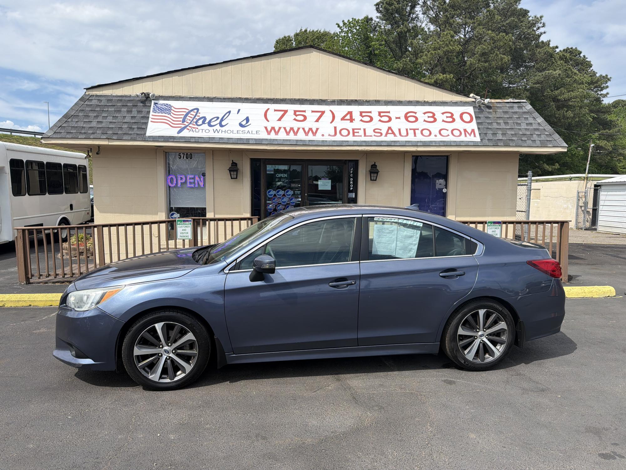 photo of 2017 Subaru Legacy 3.6R Limited