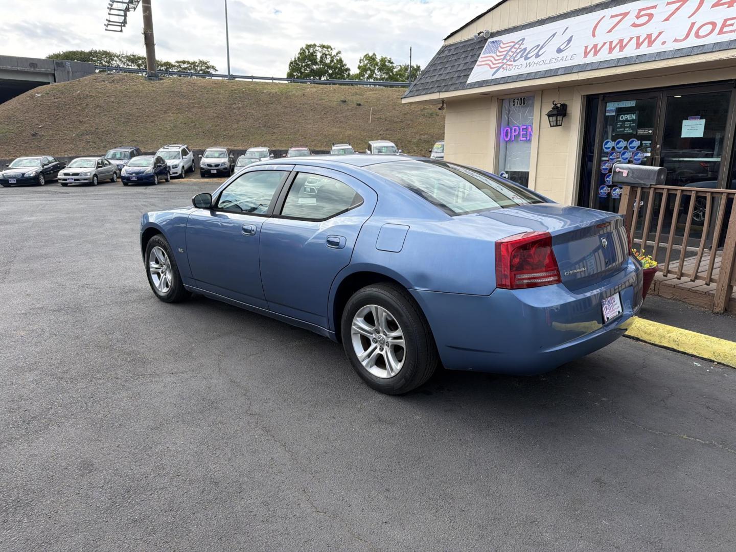 2007 Blue /Gray Dodge Charger SE (2B3KA43G77H) with an 3.5L V6 SOHC 24V engine, 5-Speed Automatic Overdrive transmission, located at 5700 Curlew Drive, Norfolk, VA, 23502, (757) 455-6330, 36.841885, -76.209412 - Photo#1