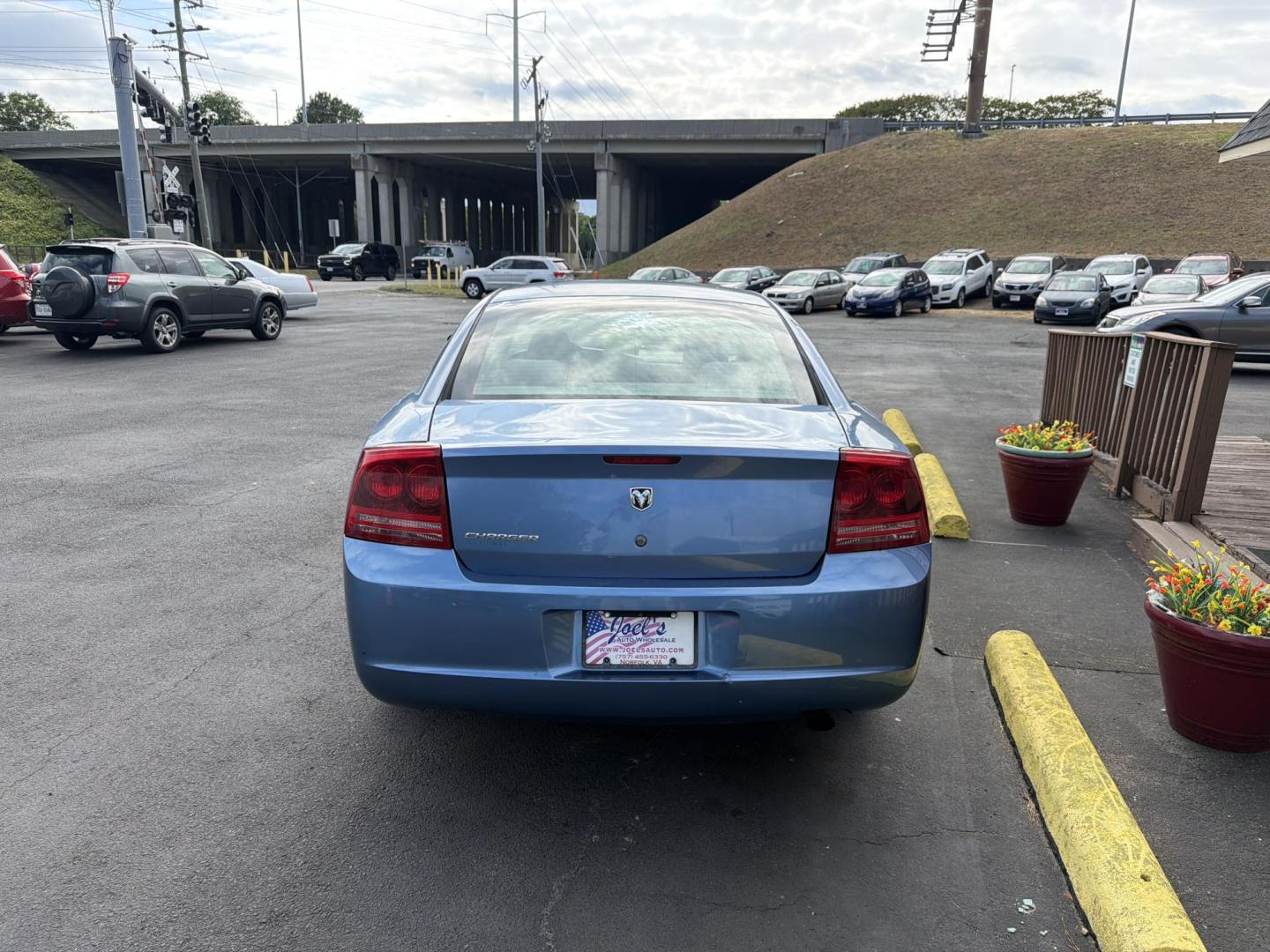 2007 Blue /Gray Dodge Charger SE (2B3KA43G77H) with an 3.5L V6 SOHC 24V engine, 5-Speed Automatic Overdrive transmission, located at 5700 Curlew Drive, Norfolk, VA, 23502, (757) 455-6330, 36.841885, -76.209412 - Photo#2