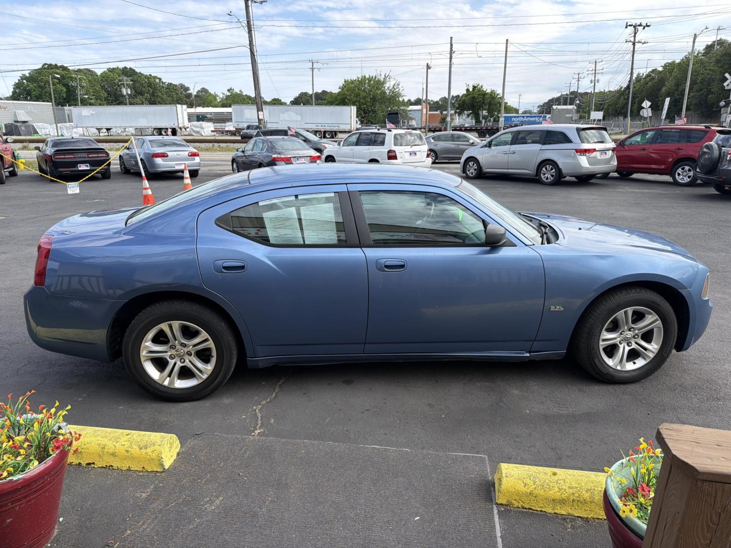 2007 Blue /Gray Dodge Charger SE (2B3KA43G77H) with an 3.5L V6 SOHC 24V engine, 5-Speed Automatic Overdrive transmission, located at 5700 Curlew Drive, Norfolk, VA, 23502, (757) 455-6330, 36.841885, -76.209412 - Photo#3