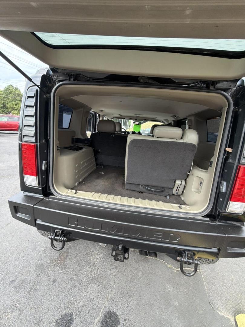 2003 Black /Tan Hummer H2 Sport Utility (5GRGN23U73H) with an 6.0L V8 OHV 16V engine, 4-Speed Automatic Overdrive transmission, located at 5700 Curlew Drive, Norfolk, VA, 23502, (757) 455-6330, 36.841885, -76.209412 - Photo#10