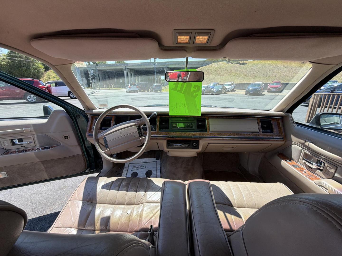 1993 Green Lincoln Town Car Executive (1LNLM81W1PY) with an 4.6L V8 SOHC 16V engine, 4-Speed Automatic Overdrive transmission, located at 5700 Curlew Drive, Norfolk, VA, 23502, (757) 455-6330, 36.841885, -76.209412 - Photo#6