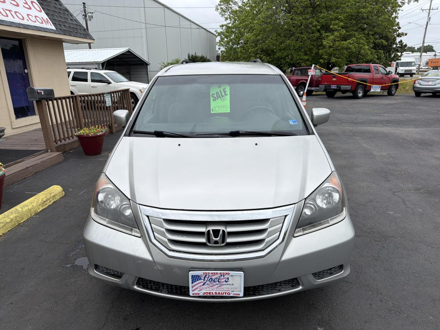 2009 Silver Honda Odyssey EX (5FNRL38429B) with an 3.5L V6 SOHC 24V engine, 5-Speed Automatic transmission, located at 5700 Curlew Drive, Norfolk, VA, 23502, (757) 455-6330, 36.841885, -76.209412 - Photo#4