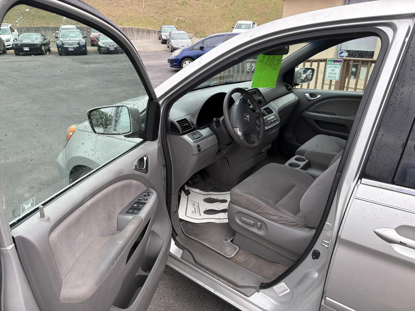 2009 Silver Honda Odyssey EX (5FNRL38429B) with an 3.5L V6 SOHC 24V engine, 5-Speed Automatic transmission, located at 5700 Curlew Drive, Norfolk, VA, 23502, (757) 455-6330, 36.841885, -76.209412 - Photo#5