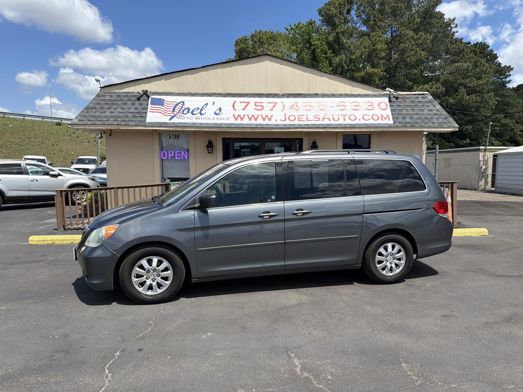 photo of 2010 Honda Odyssey EX-L w/ DVD