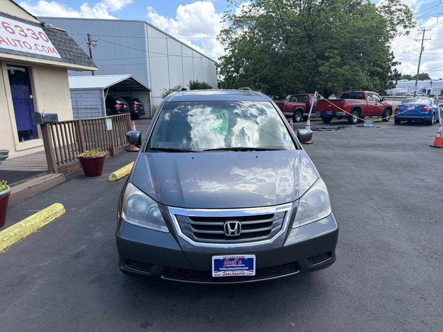 2010 Gray Honda Odyssey EX-L w/ DVD (5FNRL3H7XAB) with an 3.5L V6 SOHC 24V engine, 5-Speed Automatic transmission, located at 5700 Curlew Drive, Norfolk, VA, 23502, (757) 455-6330, 36.841885, -76.209412 - Photo#4