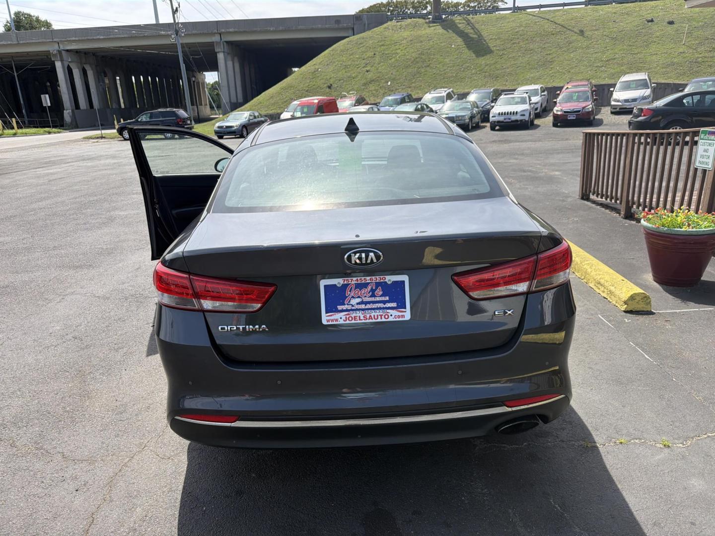 2018 Gray Kia Optima EX (5XXGU4L3XJG) with an 2.4L L4 DOHC 16V engine, 6A transmission, located at 5700 Curlew Drive, Norfolk, VA, 23502, (757) 455-6330, 36.841885, -76.209412 - Photo#2