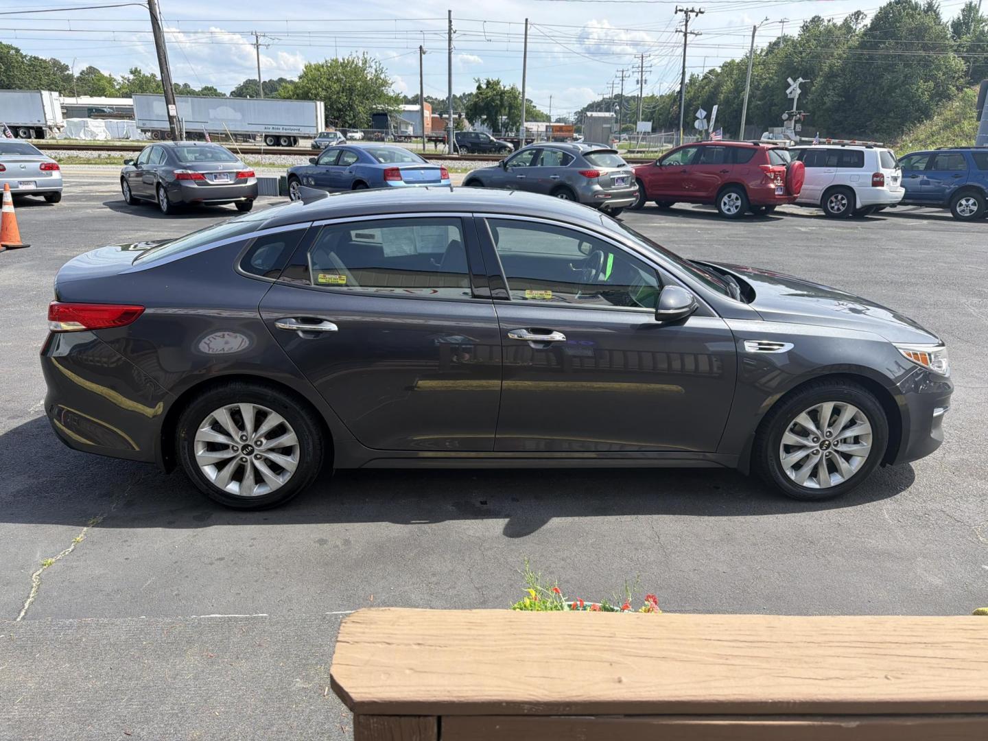 2018 Gray Kia Optima EX (5XXGU4L3XJG) with an 2.4L L4 DOHC 16V engine, 6A transmission, located at 5700 Curlew Drive, Norfolk, VA, 23502, (757) 455-6330, 36.841885, -76.209412 - Photo#3