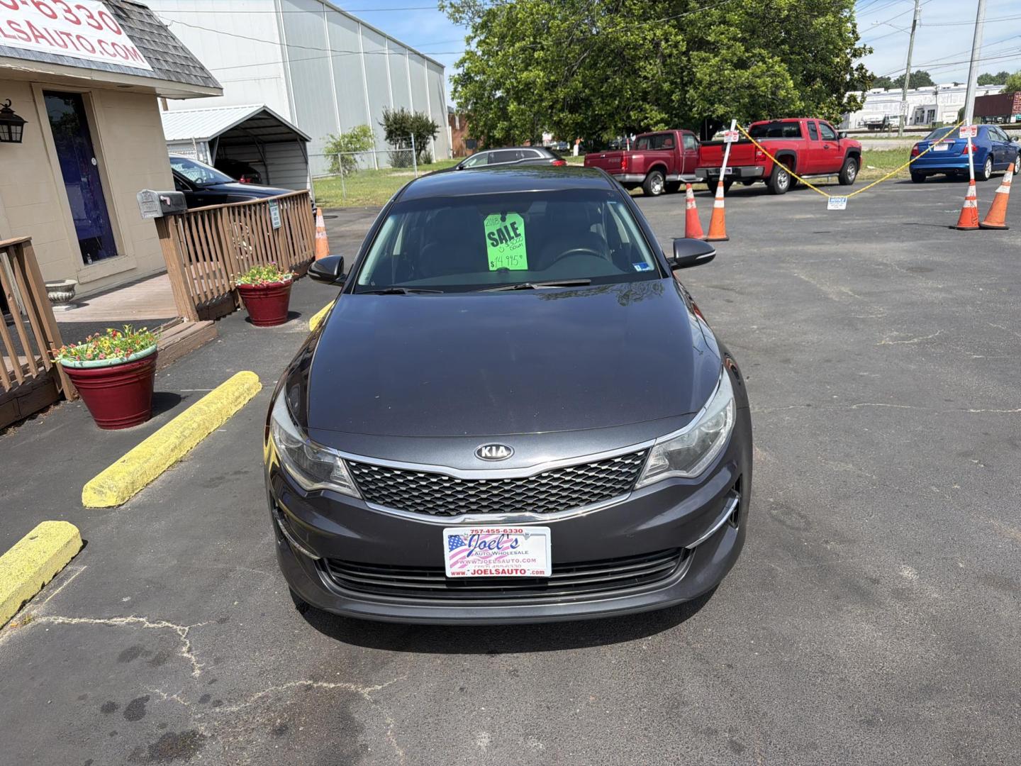 2018 Gray Kia Optima EX (5XXGU4L3XJG) with an 2.4L L4 DOHC 16V engine, 6A transmission, located at 5700 Curlew Drive, Norfolk, VA, 23502, (757) 455-6330, 36.841885, -76.209412 - Photo#4