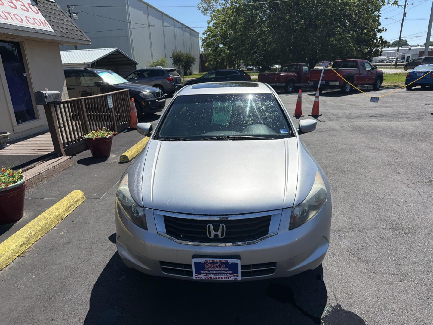 2009 Silver Honda Accord EX-L Sedan AT (1HGCP26859A) with an 2.4L L4 DOHC 16V engine, 5-Speed Automatic transmission, located at 5700 Curlew Drive, Norfolk, VA, 23502, (757) 455-6330, 36.841885, -76.209412 - Photo#4