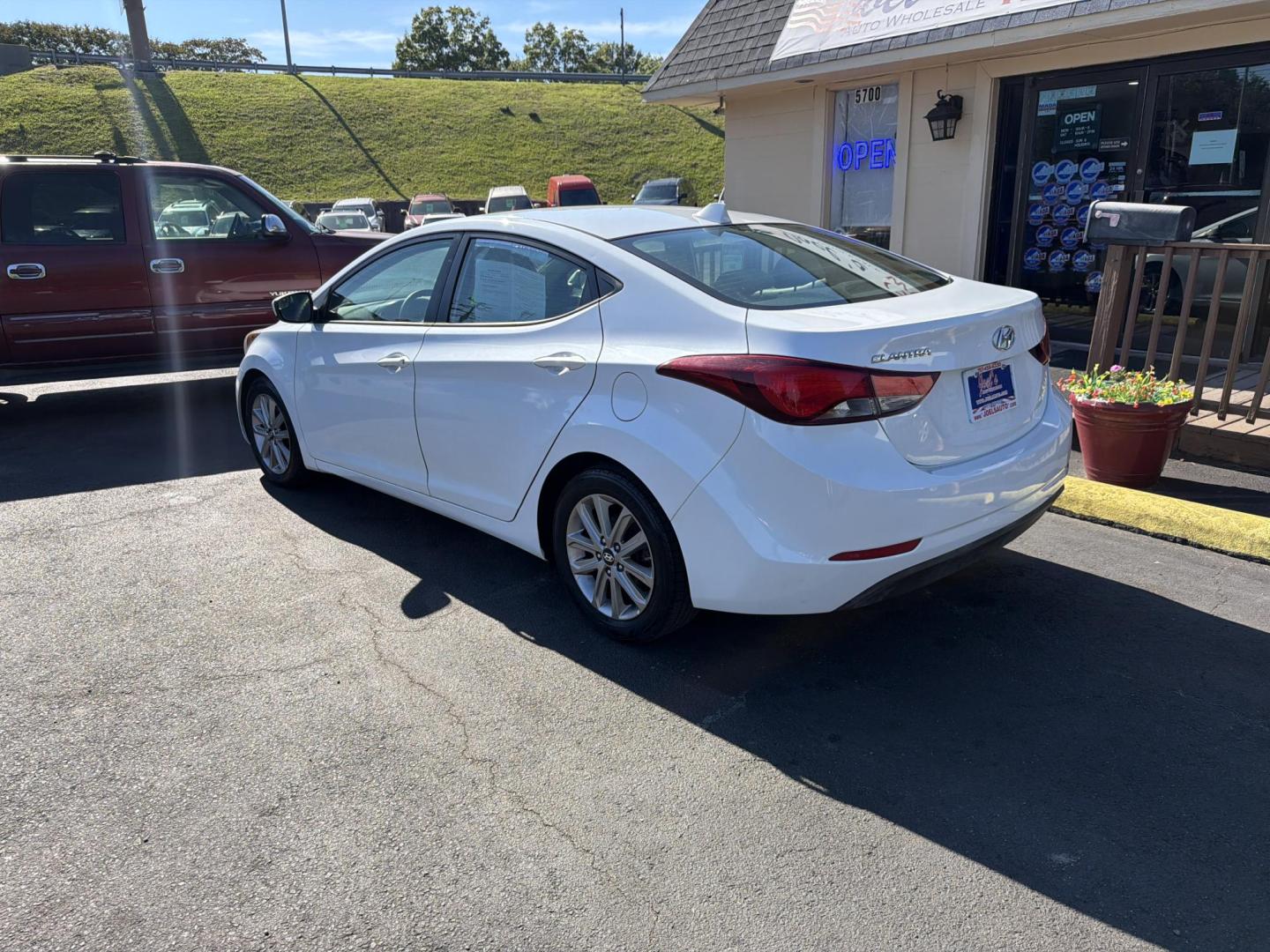 2016 WHITE Hyundai Elantra Limited (5NPDH4AE5GH) with an 1.8L L4 DOHC 16V engine, 6-Speed Automatic transmission, located at 5700 Curlew Drive, Norfolk, VA, 23502, (757) 455-6330, 36.841885, -76.209412 - Photo#1