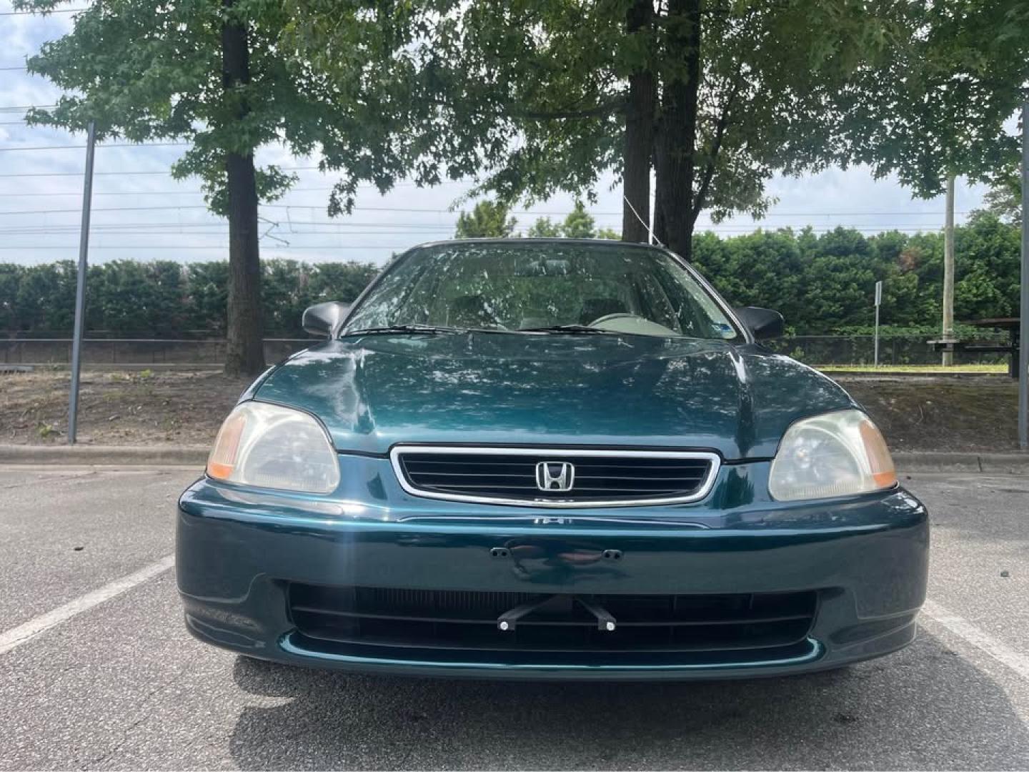 1998 Green /Tan Honda Civic LX sedan (2HGEJ6670WH) with an 1.6L L4 SOHC 16V engine, 4-Speed Automatic Overdrive transmission, located at 5700 Curlew Drive, Norfolk, VA, 23502, (757) 455-6330, 36.841885, -76.209412 - CASH DEAL NO IN HOUSE FINANCING -1998 Honda Civic Sedan -98k miles -Automatic transmission -Great condition with the exception of some missing clear coat -Ready for a new owner! -Virginia dealer $250 PROCESSING FEE INCLUDED IN PRICE - Photo#2