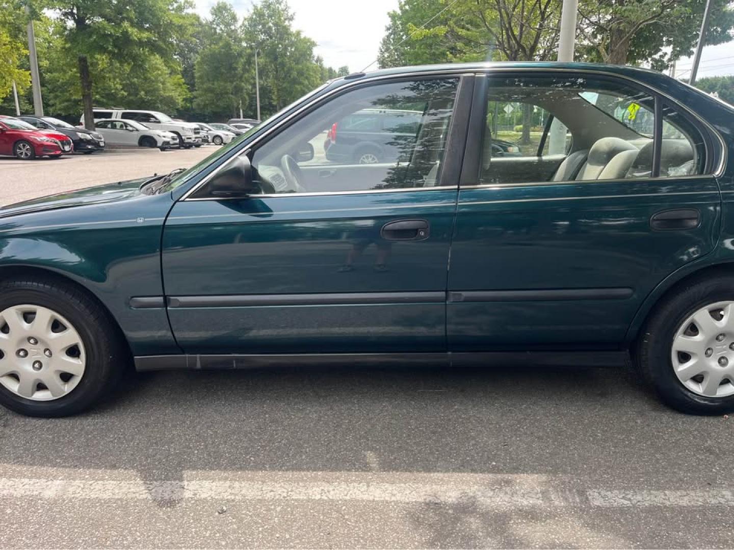 1998 Green /Tan Honda Civic LX sedan (2HGEJ6670WH) with an 1.6L L4 SOHC 16V engine, 4-Speed Automatic Overdrive transmission, located at 5700 Curlew Drive, Norfolk, VA, 23502, (757) 455-6330, 36.841885, -76.209412 - CASH DEAL NO IN HOUSE FINANCING -1998 Honda Civic Sedan -98k miles -Automatic transmission -Great condition with the exception of some missing clear coat -Ready for a new owner! -Virginia dealer $250 PROCESSING FEE INCLUDED IN PRICE - Photo#6