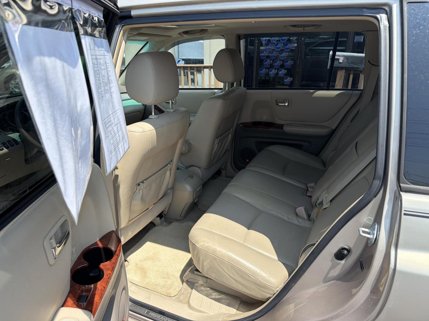 2007 Gold Toyota Highlander Limited V6 4WD (JTEEP21A770) with an 3.3L V6 DOHC 24V engine, 5-Speed Automatic Overdrive transmission, located at 5700 Curlew Drive, Norfolk, VA, 23502, (757) 455-6330, 36.841885, -76.209412- Photo#7