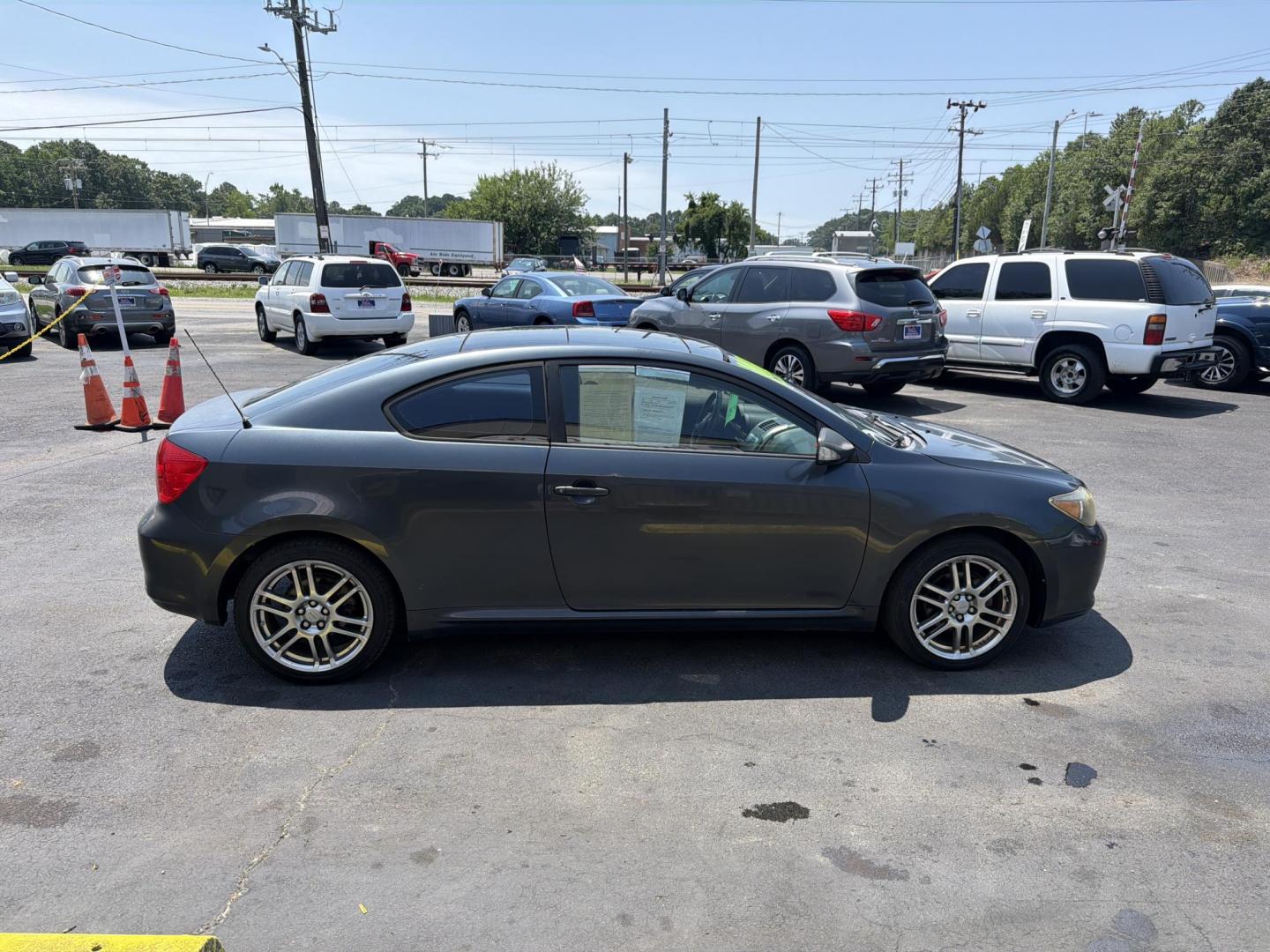 2007 Gray Scion tC Sport Coupe (JTKDE167870) with an 2.4L L4 DOHC 16V engine, located at 5700 Curlew Drive, Norfolk, VA, 23502, (757) 455-6330, 36.841885, -76.209412- Photo#3