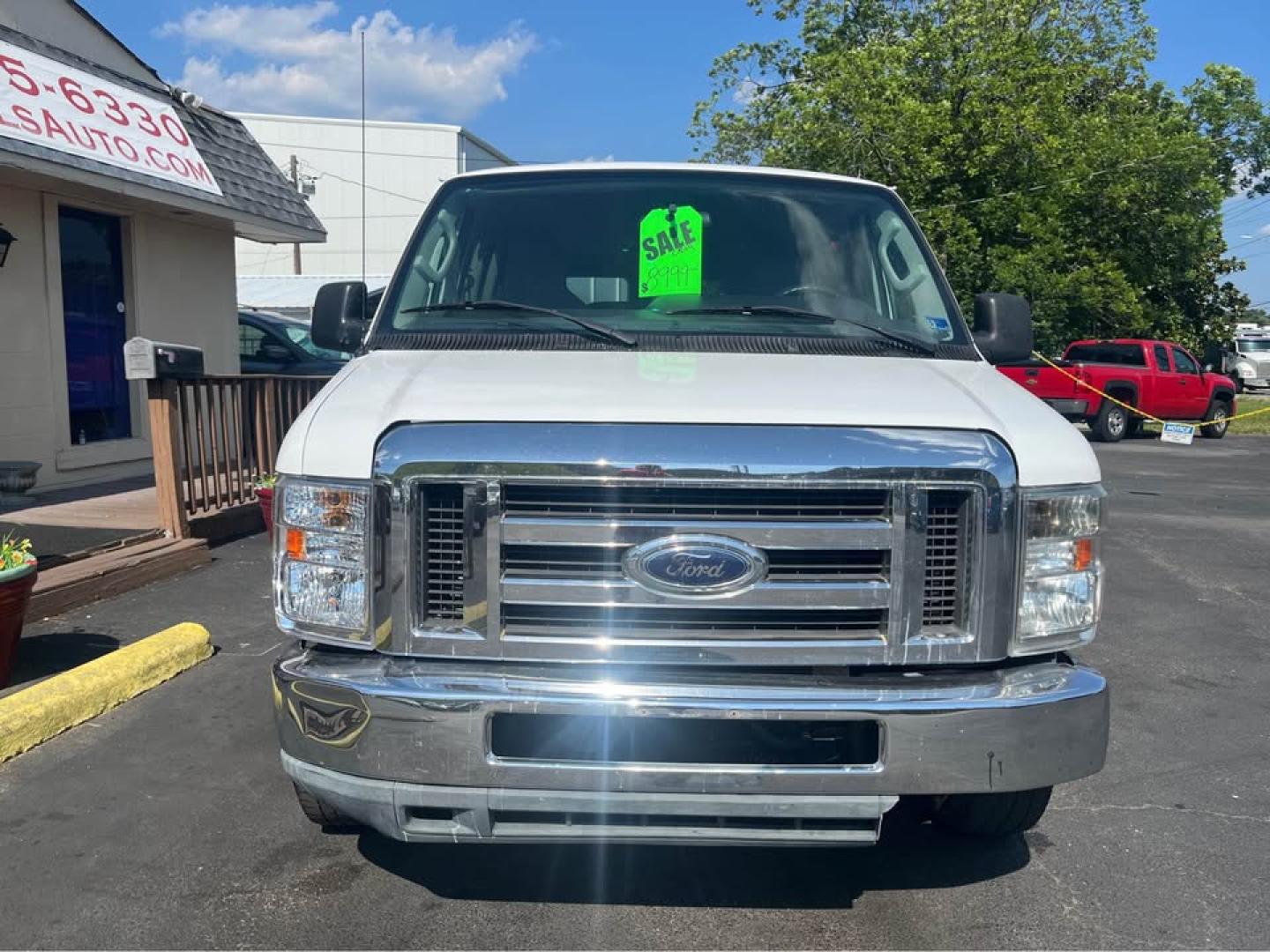 2012 WHITE /Gray Ford E-Series Wagon E-350 XL Super Duty (1FBNE3BL7CD) with an 5.4L V8 SOHC 16V FFV engine, located at 5700 Curlew Drive, Norfolk, VA, 23502, (757) 455-6330, 36.841885, -76.209412 - CASH DEAL NO IN HOUSE FINANCING -2012 Ford E350 Passenger Van -12 Passengers! -New state inspection -Fresh oil change! -Ready for a new home -Virginia dealer $250 processing fee INCLUDED IN PRICE- Photo#2