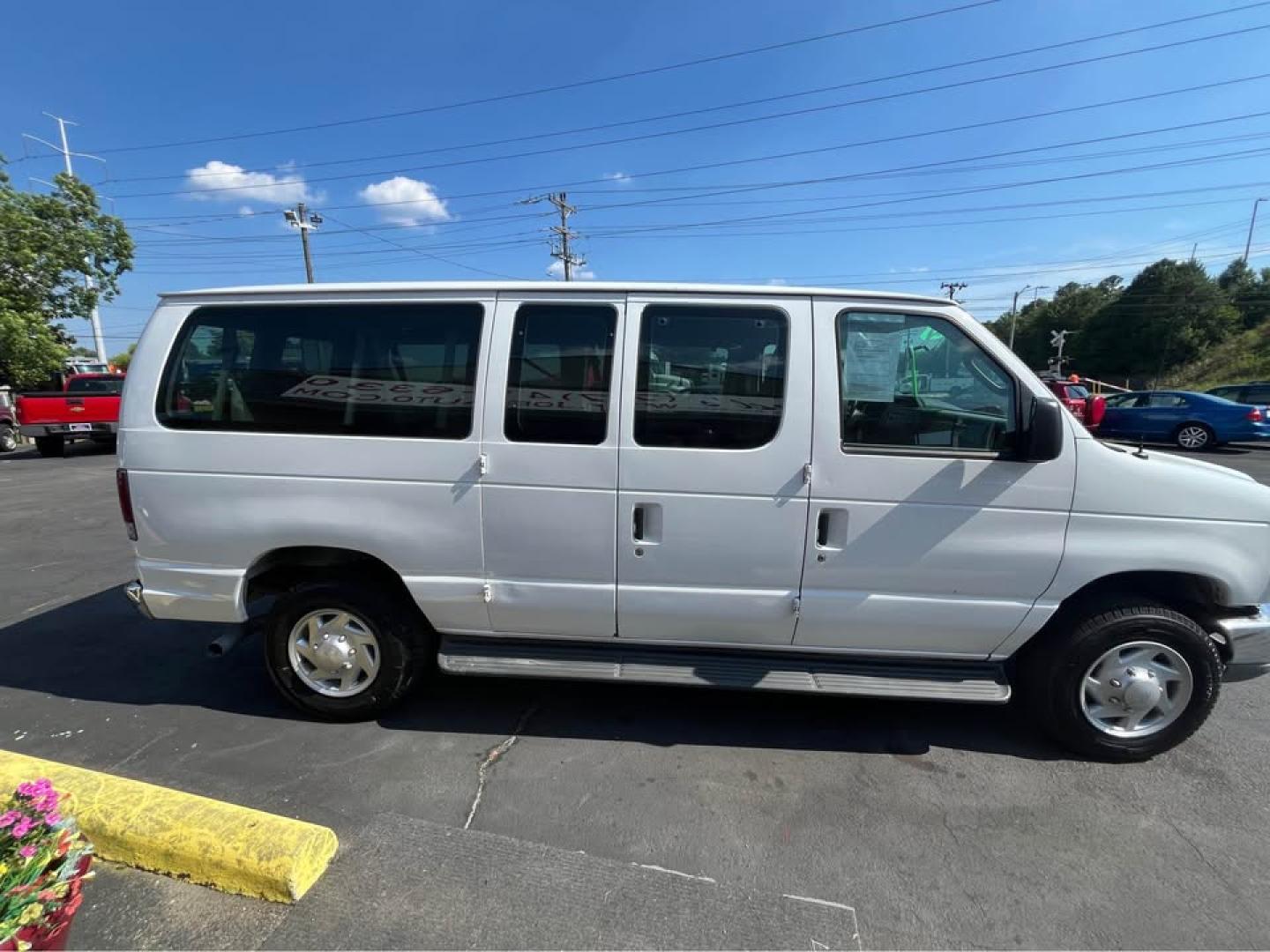 2012 WHITE /Gray Ford E-Series Wagon E-350 XL Super Duty (1FBNE3BL7CD) with an 5.4L V8 SOHC 16V FFV engine, located at 5700 Curlew Drive, Norfolk, VA, 23502, (757) 455-6330, 36.841885, -76.209412 - CASH DEAL NO IN HOUSE FINANCING -2012 Ford E350 Passenger Van -12 Passengers! -New state inspection -Fresh oil change! -Ready for a new home -Virginia dealer $250 processing fee INCLUDED IN PRICE- Photo#3