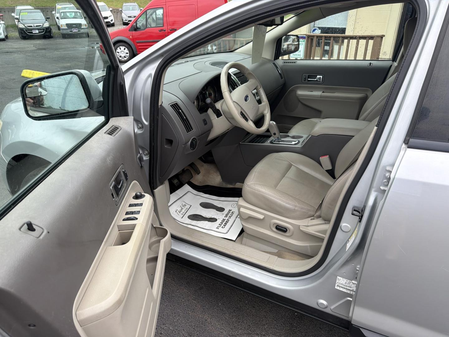 2010 Silver Ford Edge SEL FWD (2FMDK3JC4AB) with an 3.5L V6 DOHC 24V engine, 6A transmission, located at 5700 Curlew Drive, Norfolk, VA, 23502, (757) 455-6330, 36.841885, -76.209412- Photo#5