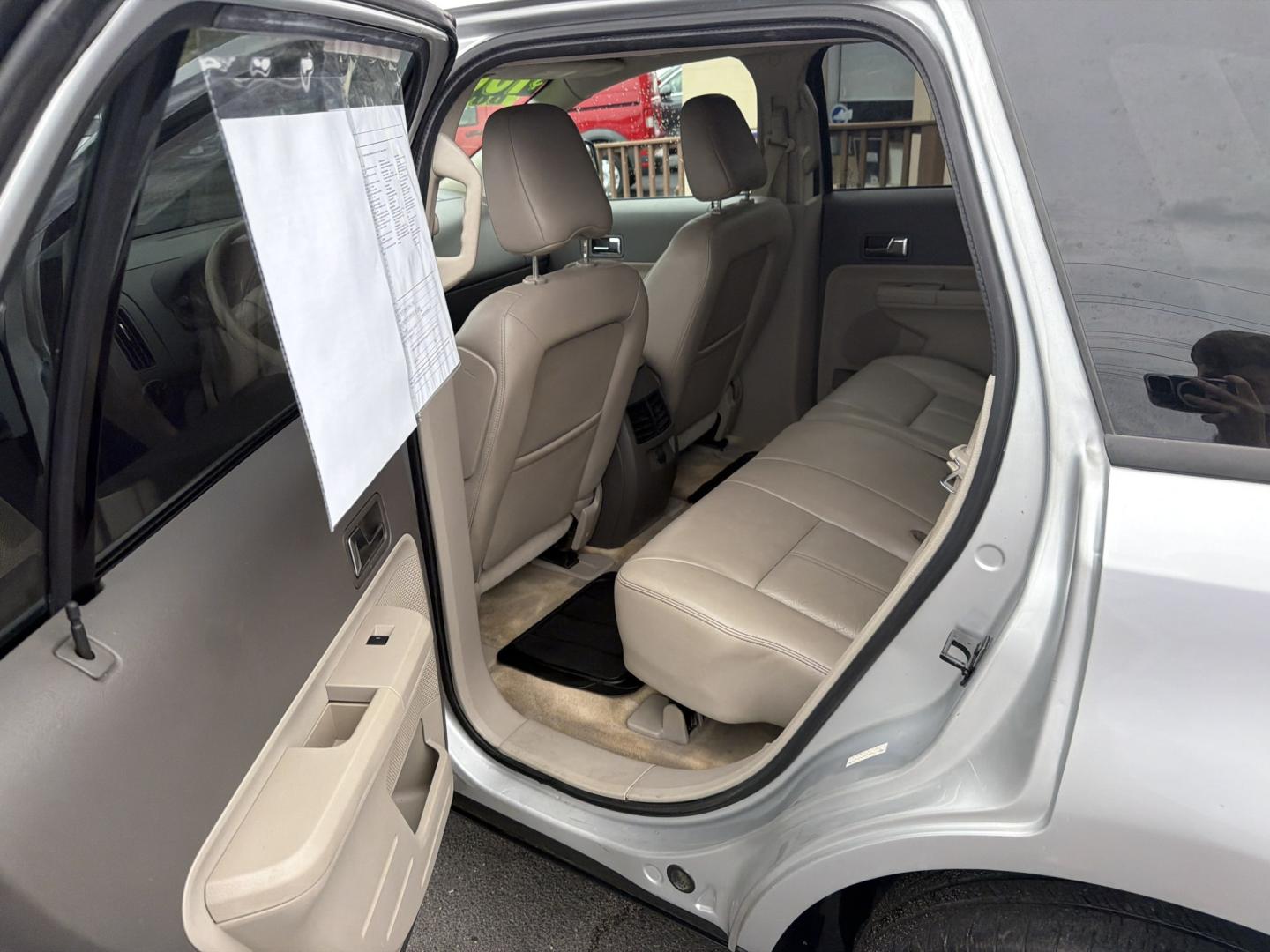 2010 Silver Ford Edge SEL FWD (2FMDK3JC4AB) with an 3.5L V6 DOHC 24V engine, 6A transmission, located at 5700 Curlew Drive, Norfolk, VA, 23502, (757) 455-6330, 36.841885, -76.209412- Photo#7