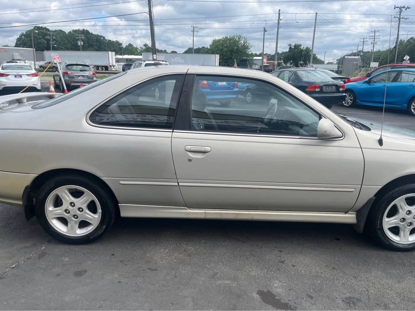 1997 Gray /Black Nissan 200SX SE-R (1N4BB42D5VC) with an 2.0L L4 DOHC 16V engine, Manual transmission, located at 5700 Curlew Drive, Norfolk, VA, 23502, (757) 455-6330, 36.841885, -76.209412 - CASH DEAL NO IN HOUSE FINANCING AVAILABLE -1997 Nissan 200SX SE-R -90k original miles -5 speed manual transmission -New state inspection -No issues -Ready for a new owner -Virginia dealer $250 processing fee INCLUDED IN PRICE- Photo#6