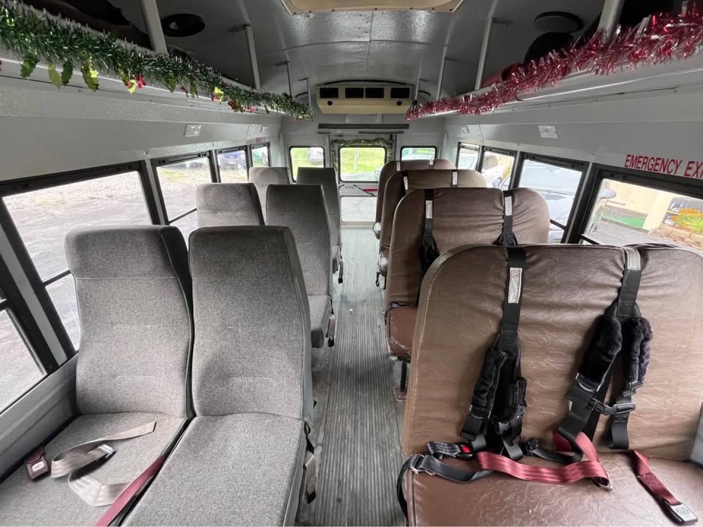 2004 WHITE /Gray Chevrolet Express G3500 (1GBJG31U741) with an 6.0L V8 OHV 16V engine, 4A OD transmission, located at 5700 Curlew Drive, Norfolk, VA, 23502, (757) 455-6330, 36.841885, -76.209412 - CASH DEAL NO IN HOUSE FINANCING -2004 Chevrolet Express Cutaway Bus 3500 110k Miles -14 passengers 1 driver 15 seats total! -New state inspection -Ready to work again -Virginia dealer $250 processing fee INCLUDED IN PRICE- Photo#8