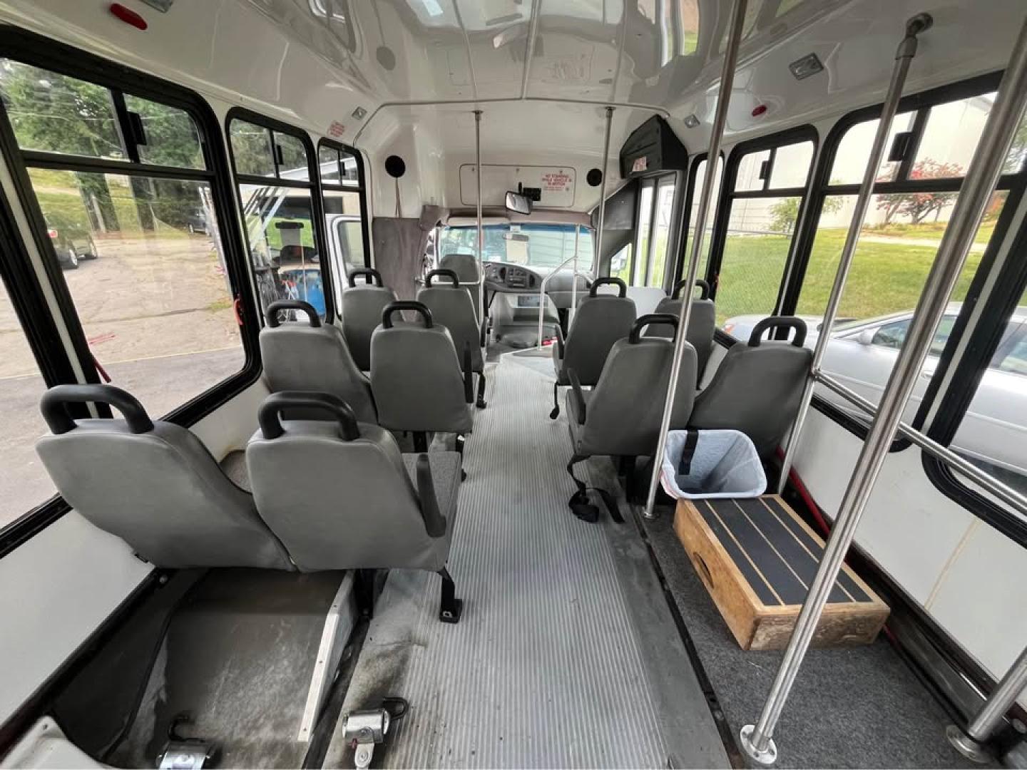 2005 WHITE /Gray Ford Econoline E-450 (1FDXE45S35H) with an 6.8L V10 SOHC 20V engine, Automatic transmission, located at 5700 Curlew Drive, Norfolk, VA, 23502, (757) 455-6330, 36.841885, -76.209412 - CASH DEAL NO IN HOUSE FINANCING -2005 Ford E450 15 Passenger Bus -23k original miles -New state inspection -New batteries -Leaks some water inside from the roof emergency exit -Ready for a new home -Virginia dealer $250 processing fee- Photo#11