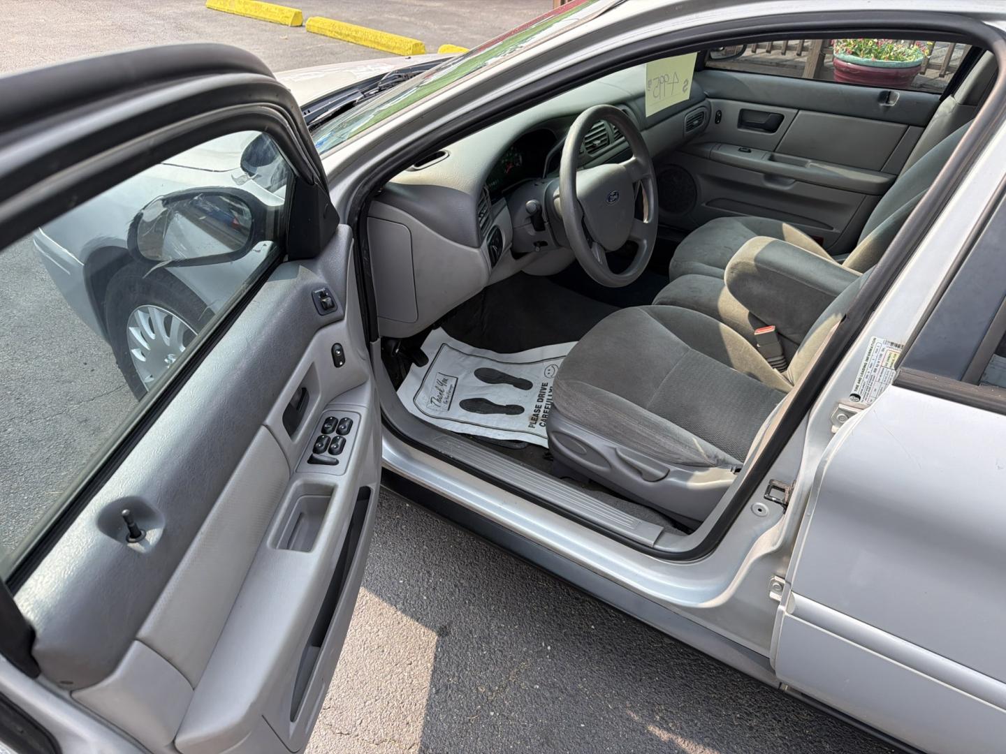 2007 Ford Taurus SE (1FAFP53UX7A) with an 3.0L V6 OHV 12V engine, located at 5700 Curlew Drive, Norfolk, VA, 23502, (757) 455-6330, 36.841885, -76.209412- Photo#5