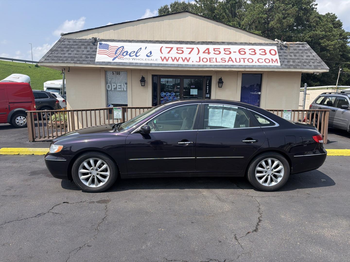 2006 Hyundai Azera Limited (KMHFC46F86A) with an 3.8L V6 DOHC 24V engine, 5A OD transmission, located at 5700 Curlew Drive, Norfolk, VA, 23502, (757) 455-6330, 36.841885, -76.209412- Photo#0