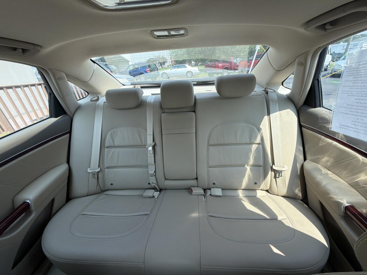 2006 Hyundai Azera Limited (KMHFC46F86A) with an 3.8L V6 DOHC 24V engine, 5A OD transmission, located at 5700 Curlew Drive, Norfolk, VA, 23502, (757) 455-6330, 36.841885, -76.209412- Photo#6