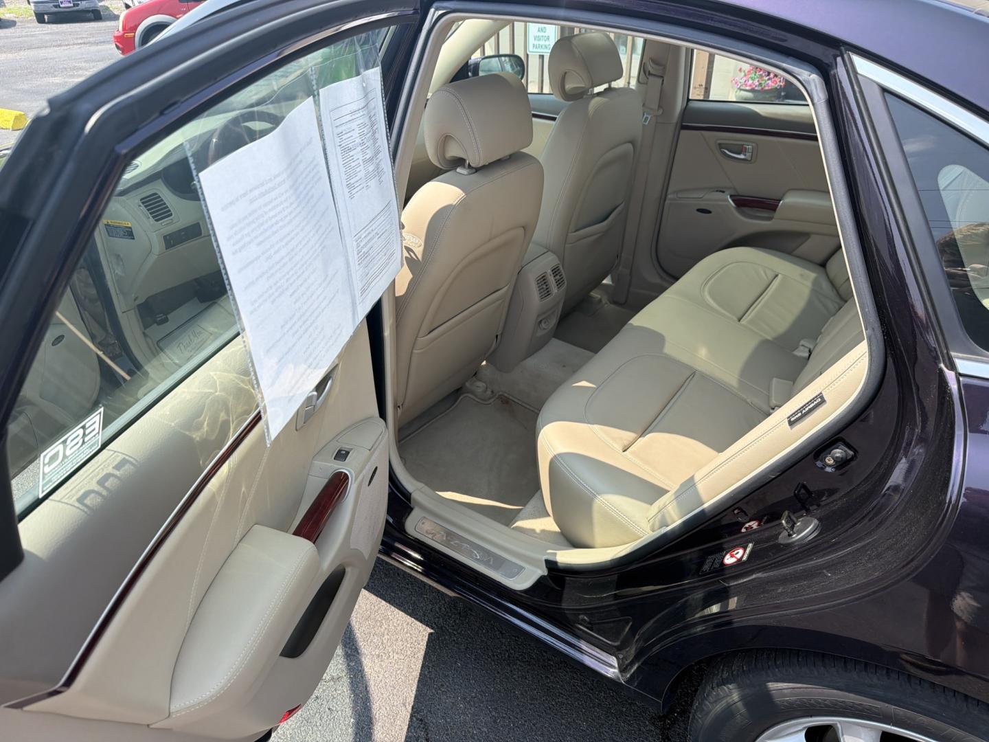 2006 Hyundai Azera Limited (KMHFC46F86A) with an 3.8L V6 DOHC 24V engine, 5A OD transmission, located at 5700 Curlew Drive, Norfolk, VA, 23502, (757) 455-6330, 36.841885, -76.209412- Photo#7