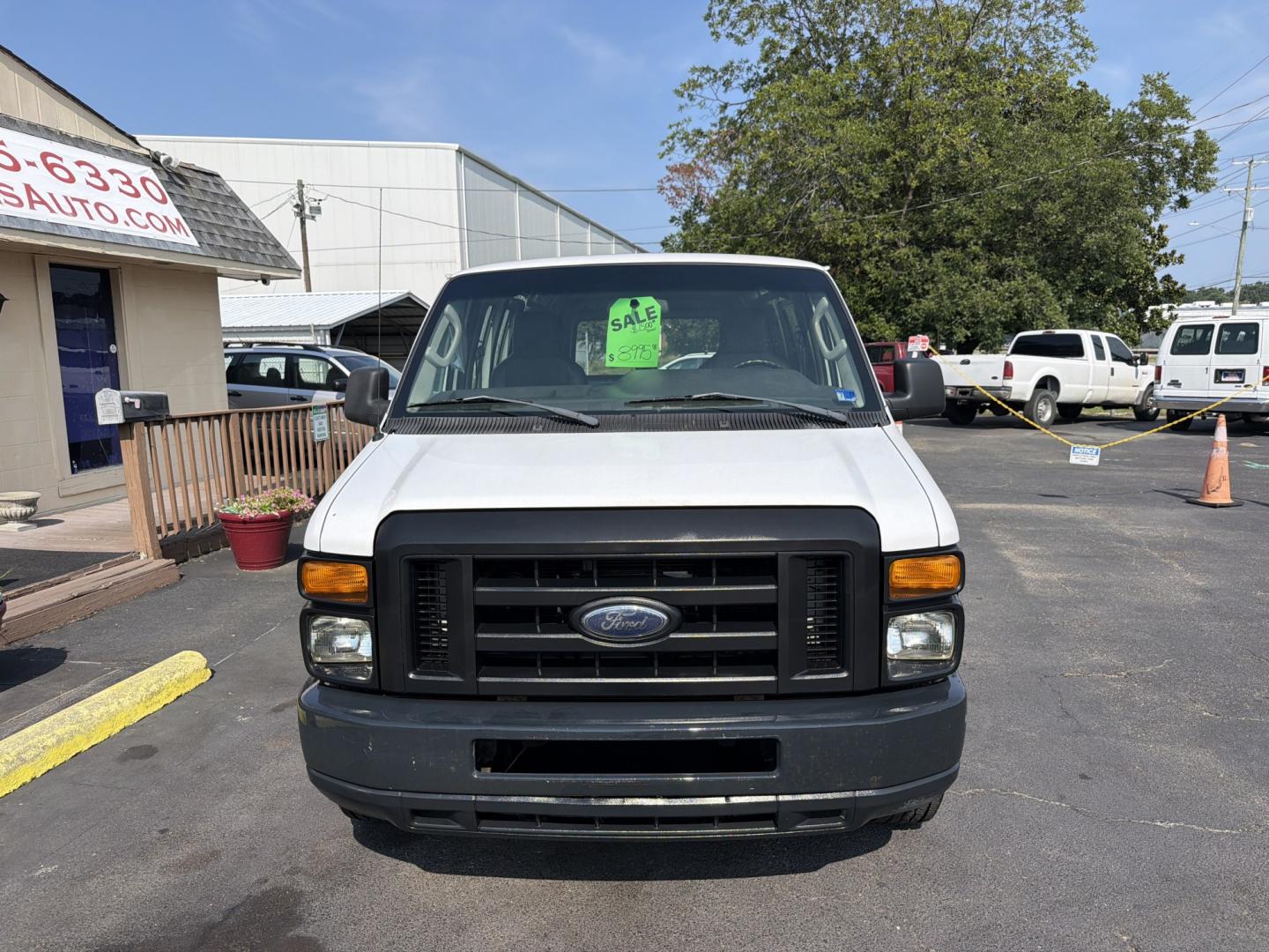 2011 WHITE Ford E-Series Van E-150 (1FTNE1EWXBD) with an 4.6L V8 SOHC 16V engine, 4A transmission, located at 5700 Curlew Drive, Norfolk, VA, 23502, (757) 455-6330, 36.841885, -76.209412- Photo#4