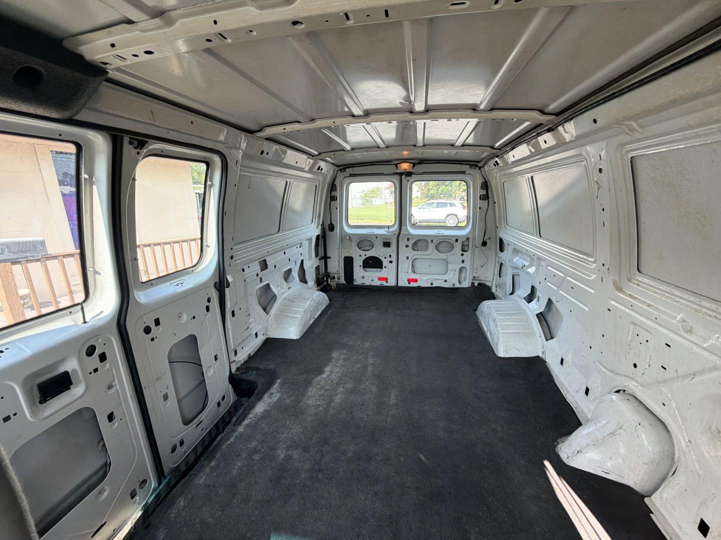 2011 WHITE Ford E-Series Van E-150 (1FTNE1EWXBD) with an 4.6L V8 SOHC 16V engine, 4A transmission, located at 5700 Curlew Drive, Norfolk, VA, 23502, (757) 455-6330, 36.841885, -76.209412- Photo#8