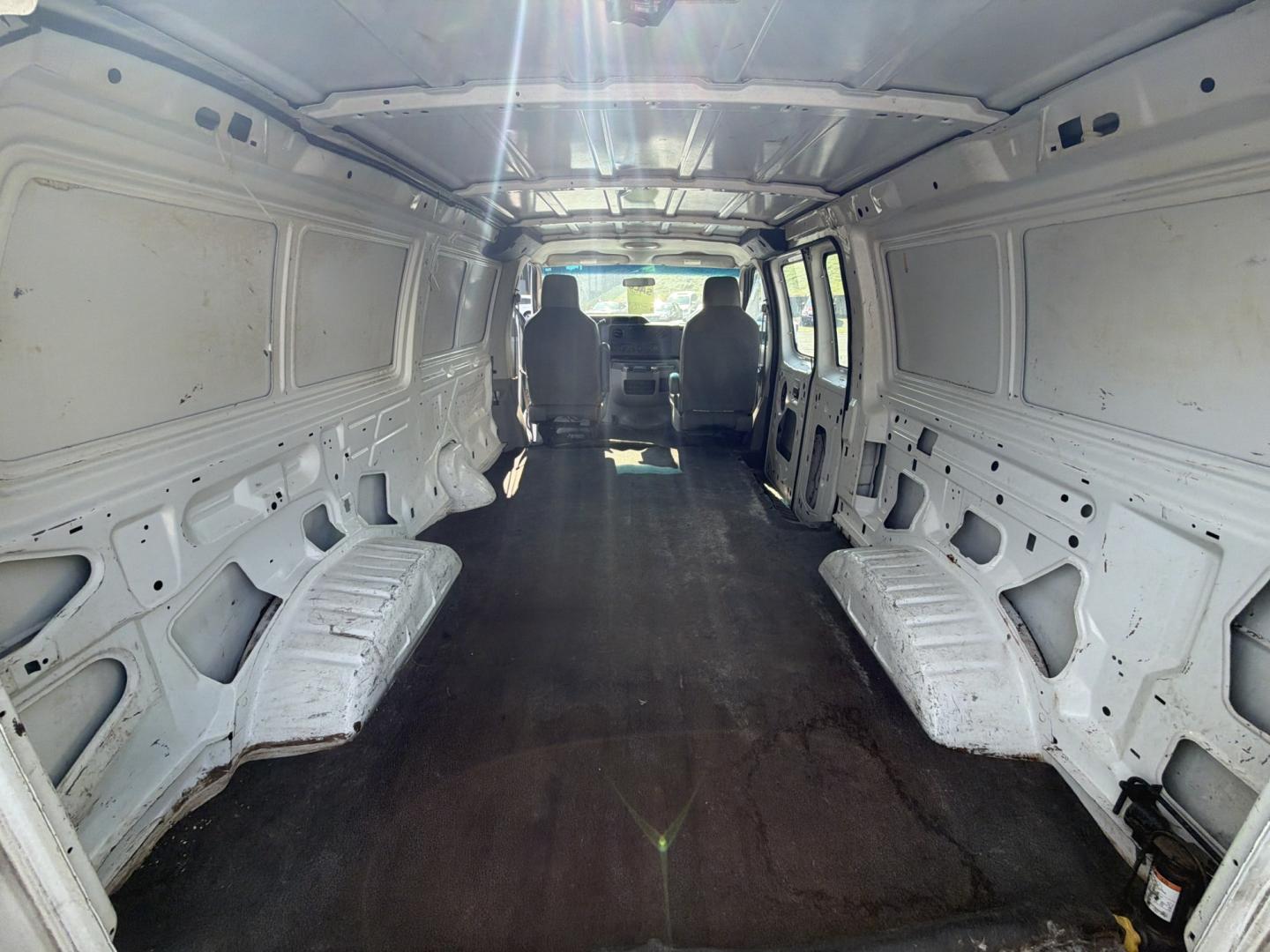 2011 WHITE Ford E-Series Van E-150 (1FTNE1EWXBD) with an 4.6L V8 SOHC 16V engine, 4A transmission, located at 5700 Curlew Drive, Norfolk, VA, 23502, (757) 455-6330, 36.841885, -76.209412- Photo#10