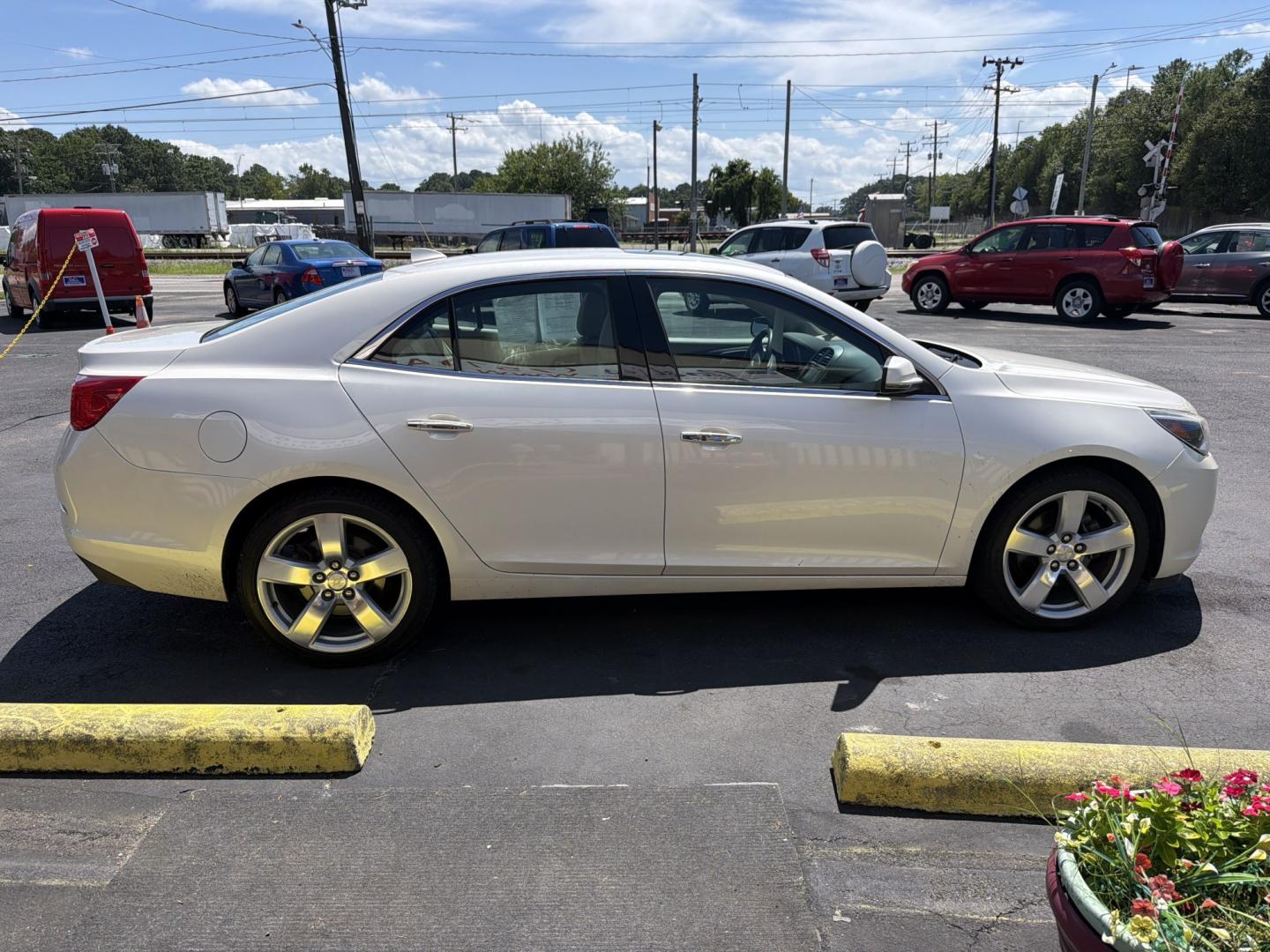 2014 WHITE Chevrolet Malibu 2LZ (1G11J5SX6EF) with an 2.0L L4 DOHC 16V engine, 6A transmission, located at 5700 Curlew Drive, Norfolk, VA, 23502, (757) 455-6330, 36.841885, -76.209412- Photo#3