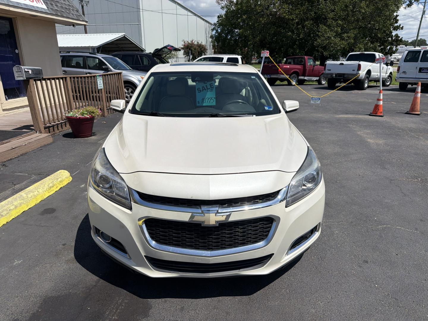 2014 WHITE Chevrolet Malibu 2LZ (1G11J5SX6EF) with an 2.0L L4 DOHC 16V engine, 6A transmission, located at 5700 Curlew Drive, Norfolk, VA, 23502, (757) 455-6330, 36.841885, -76.209412- Photo#4
