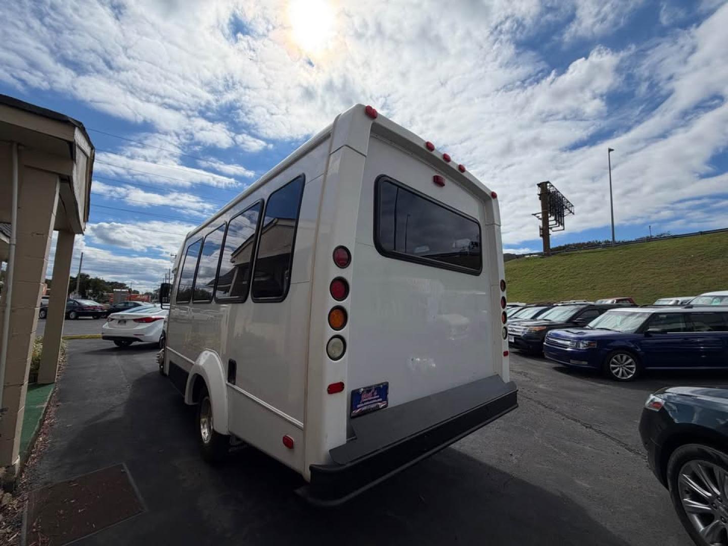 2012 WHITE /Gray Ford Econoline E350 (1FDEE3FS8CD) with an 6.8L V10 SOHC 20V engine, Automatic transmission, located at 5700 Curlew Drive, Norfolk, VA, 23502, (757) 455-6330, 36.841885, -76.209412 - CASH DEAL NO IN HOUSE FINANCING -2012 Ford Econoline E350 Cutaway Bus -20K original miles -Wheel chair lift -12 Passengers, 1 Driver+ Space for wheel chair, No cdl required -Excellent condition everything works as should -V10 Gas -Virginia Dealer $250 Processing Fee INCLUDED IN PRICE- Photo#8