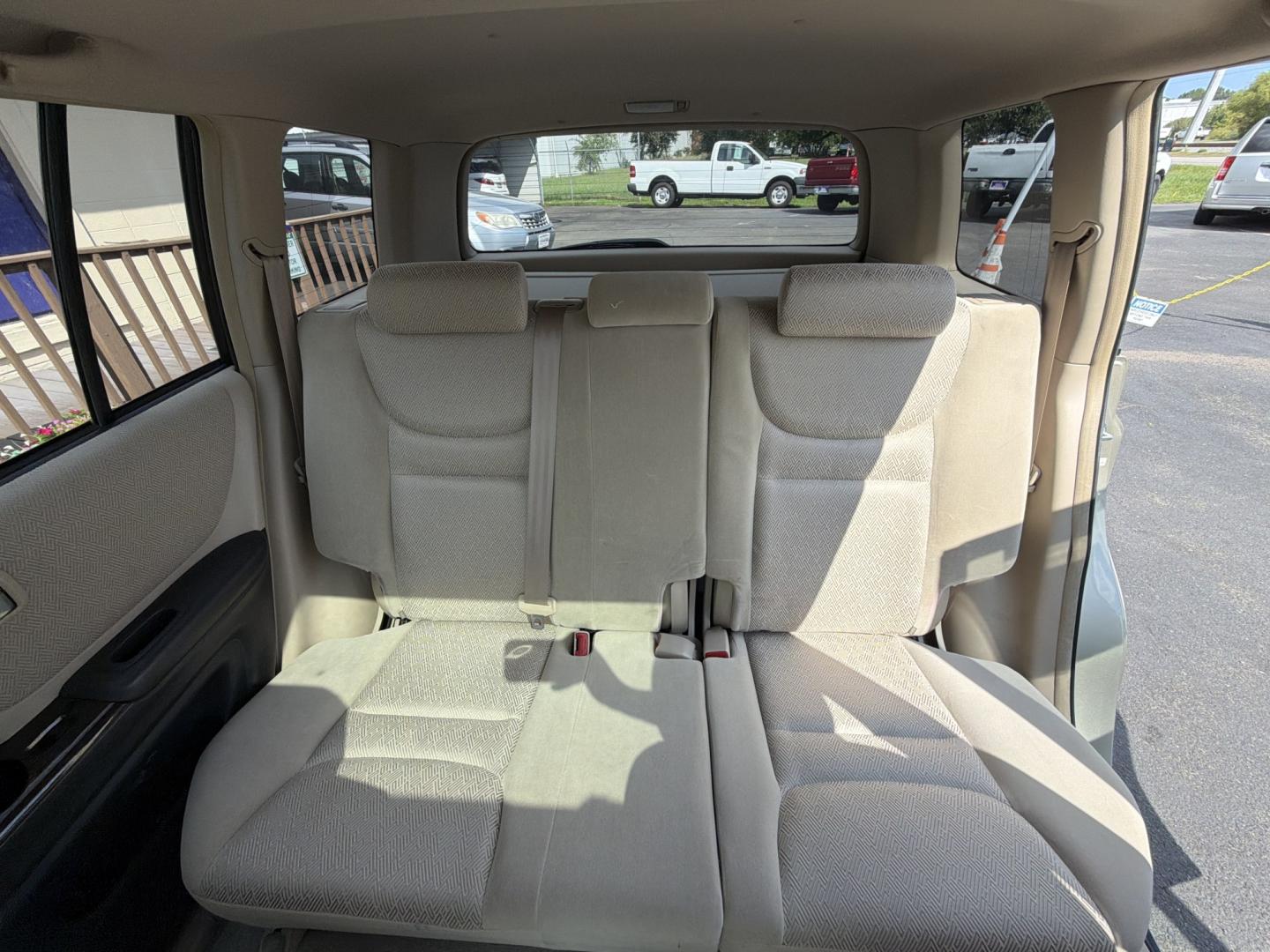 2001 Gold Toyota Highlander V6 4WD (JTEHF21A810) with an 3.0L V6 DOHC 24V engine, located at 5700 Curlew Drive, Norfolk, VA, 23502, (757) 455-6330, 36.841885, -76.209412- Photo#8