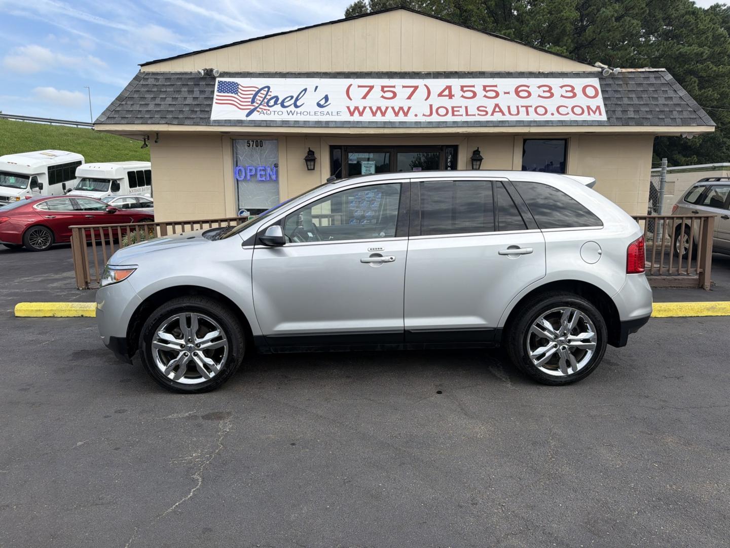 2013 Silver Ford Edge Limited AWD (2FMDK4KC5DB) with an 3.5L V6 DOHC 24V engine, 6A transmission, located at 5700 Curlew Drive, Norfolk, VA, 23502, (757) 455-6330, 36.841885, -76.209412- Photo#0