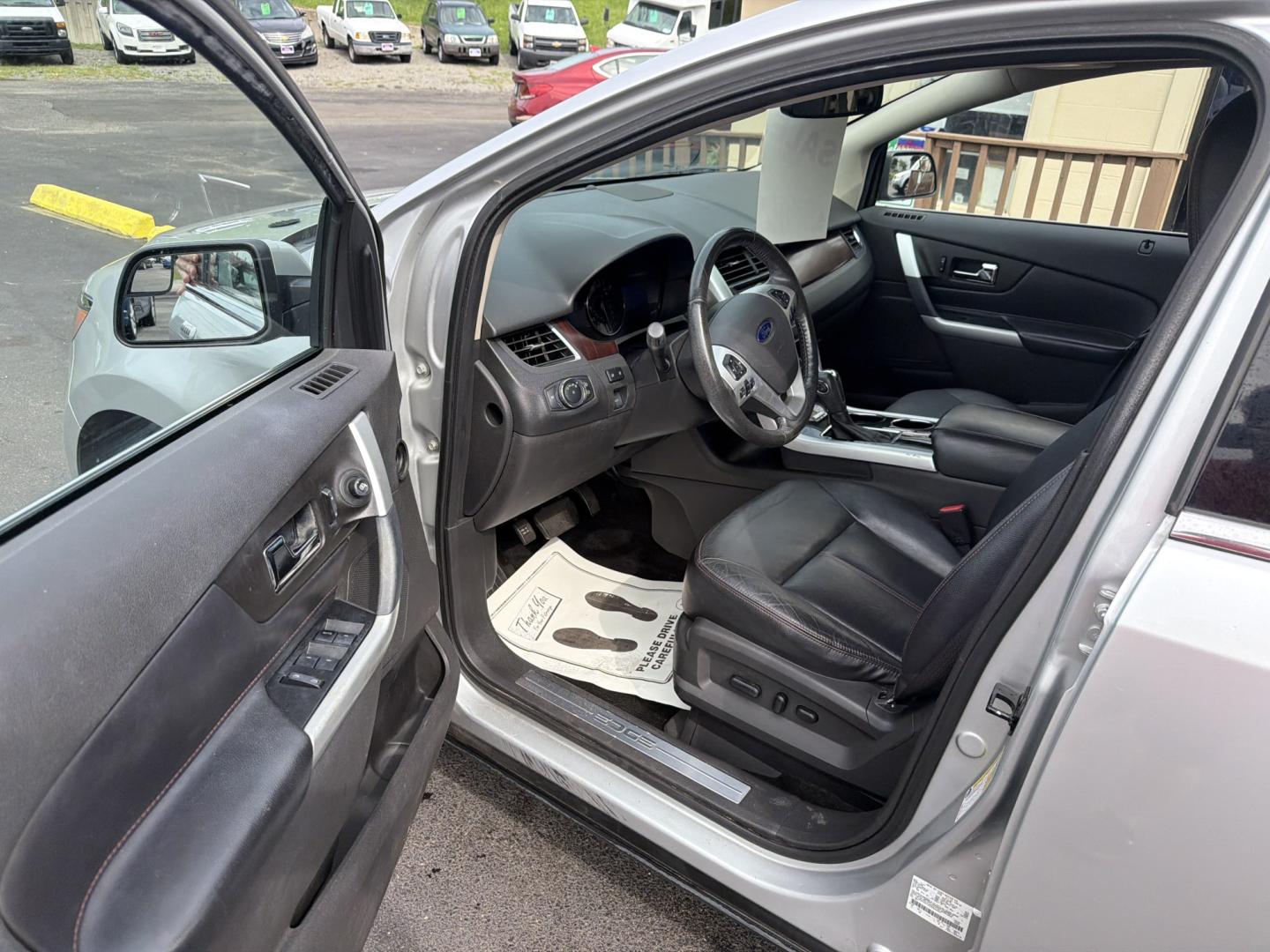 2013 Silver Ford Edge Limited AWD (2FMDK4KC5DB) with an 3.5L V6 DOHC 24V engine, 6A transmission, located at 5700 Curlew Drive, Norfolk, VA, 23502, (757) 455-6330, 36.841885, -76.209412- Photo#5