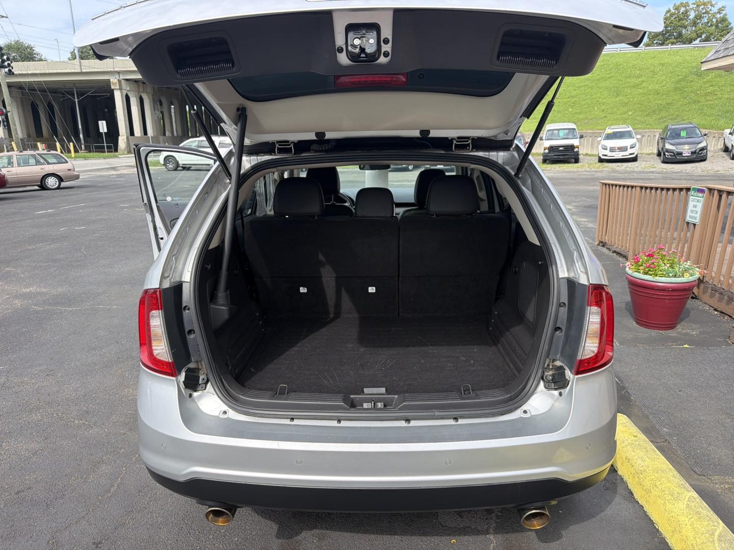 2013 Silver Ford Edge Limited AWD (2FMDK4KC5DB) with an 3.5L V6 DOHC 24V engine, 6A transmission, located at 5700 Curlew Drive, Norfolk, VA, 23502, (757) 455-6330, 36.841885, -76.209412- Photo#10