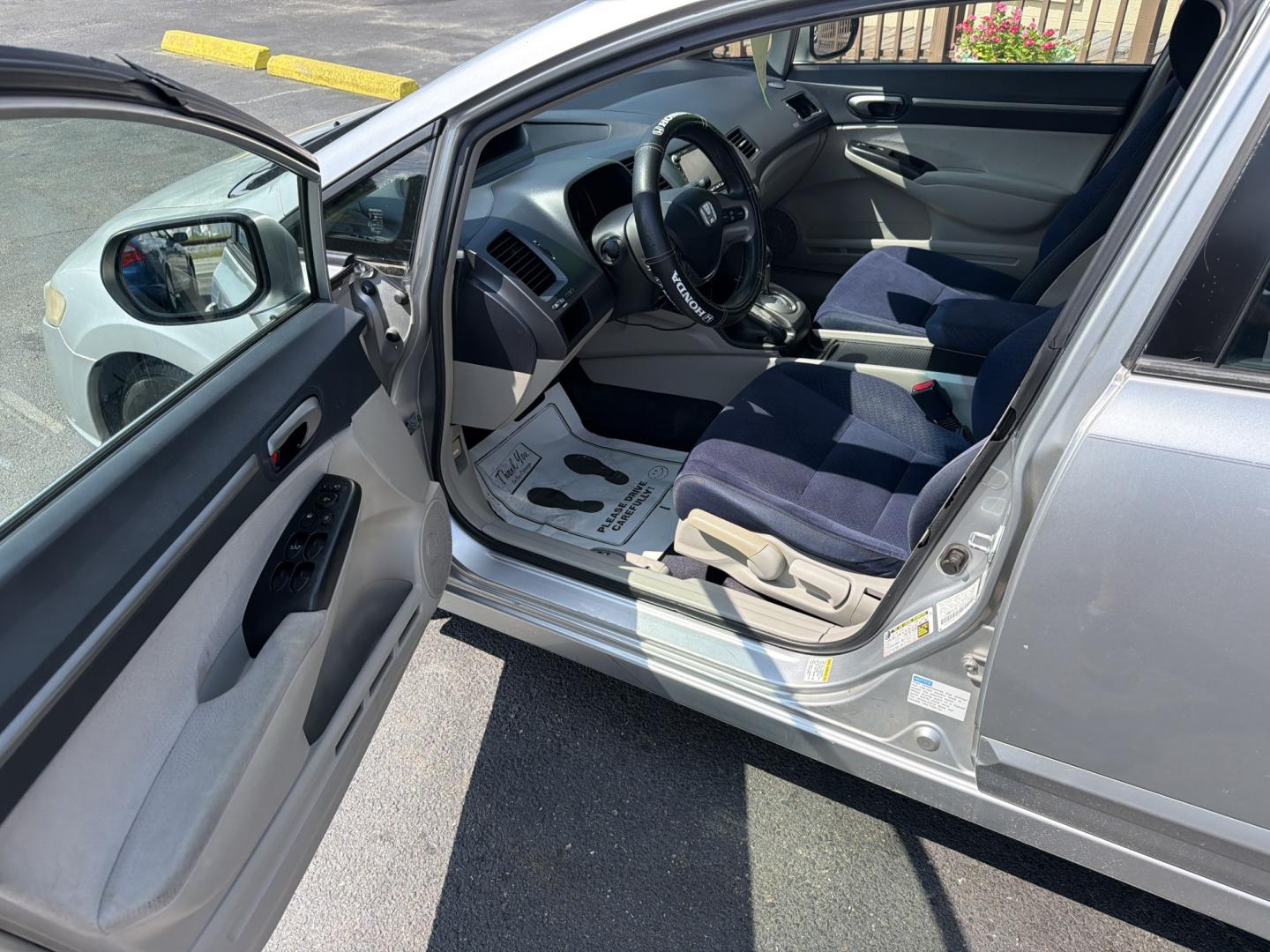 2006 Silver Honda Civic Hybrid CVT (JHMFA36246S) with an 1.3L L4 SOHC 8V HYBRID engine, CVT OD transmission, located at 5700 Curlew Drive, Norfolk, VA, 23502, (757) 455-6330, 36.841885, -76.209412- Photo#5
