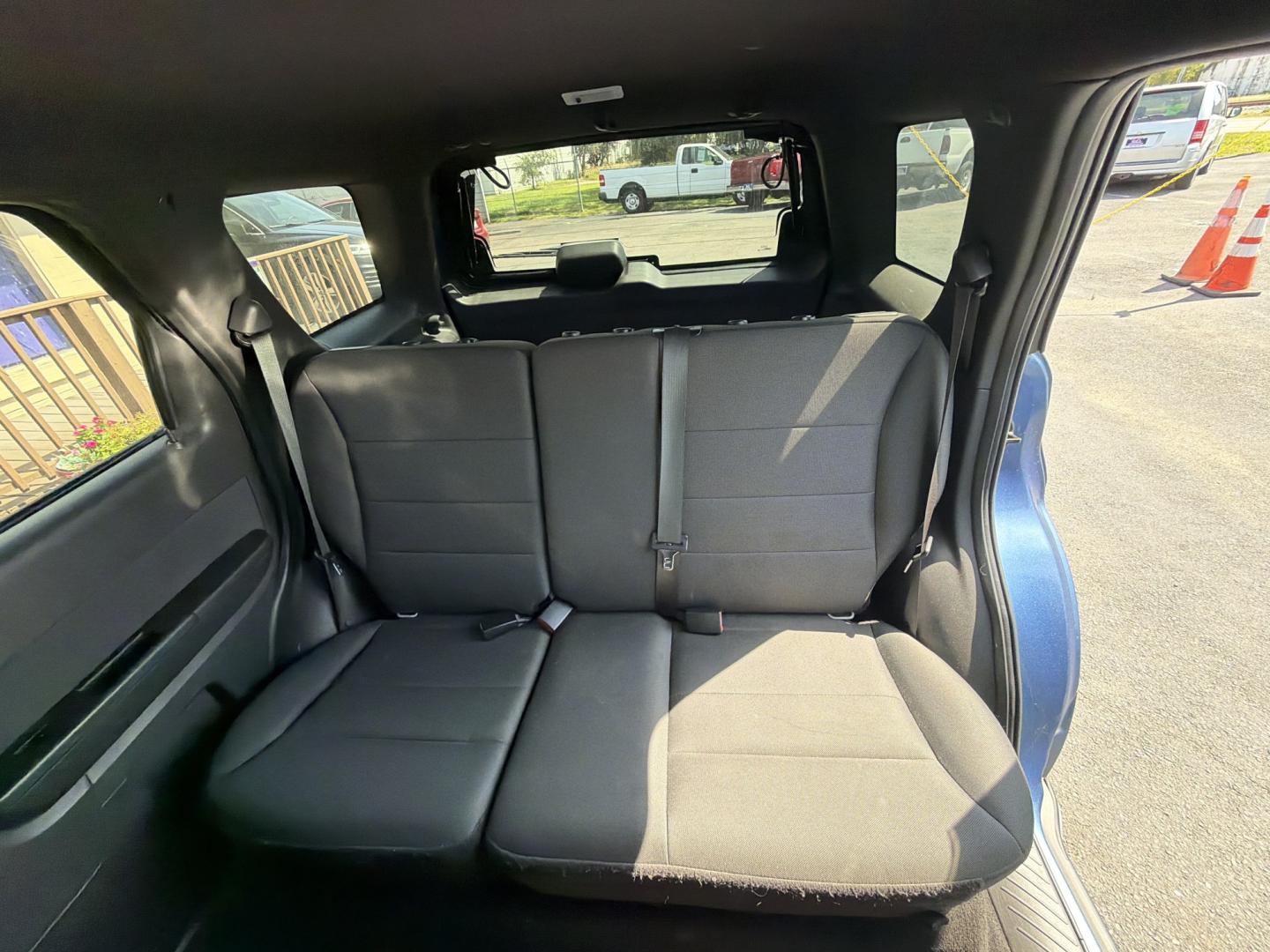 2010 Blue Ford Escape XLT FWD (1FMCU0D75AK) with an 2.5L L4 DOHC 16V engine, 6A transmission, located at 5700 Curlew Drive, Norfolk, VA, 23502, (757) 455-6330, 36.841885, -76.209412- Photo#8